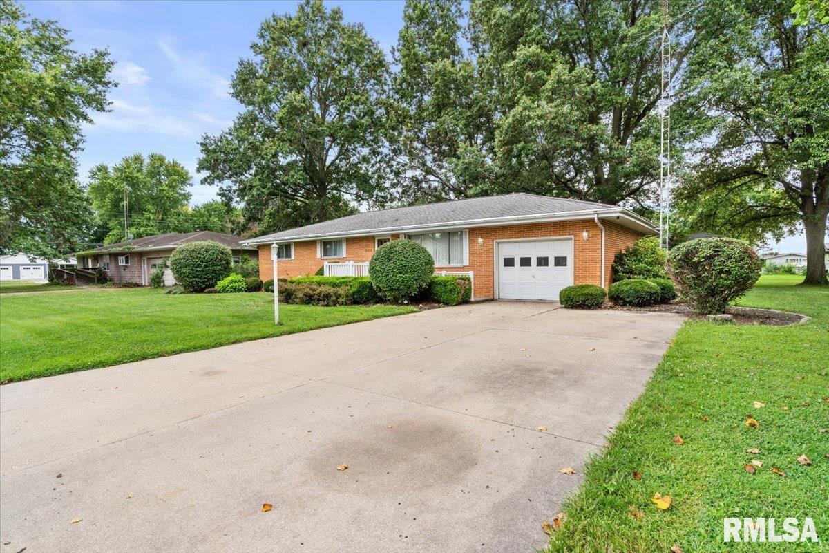 209 Sunset Drive Property Photo 1