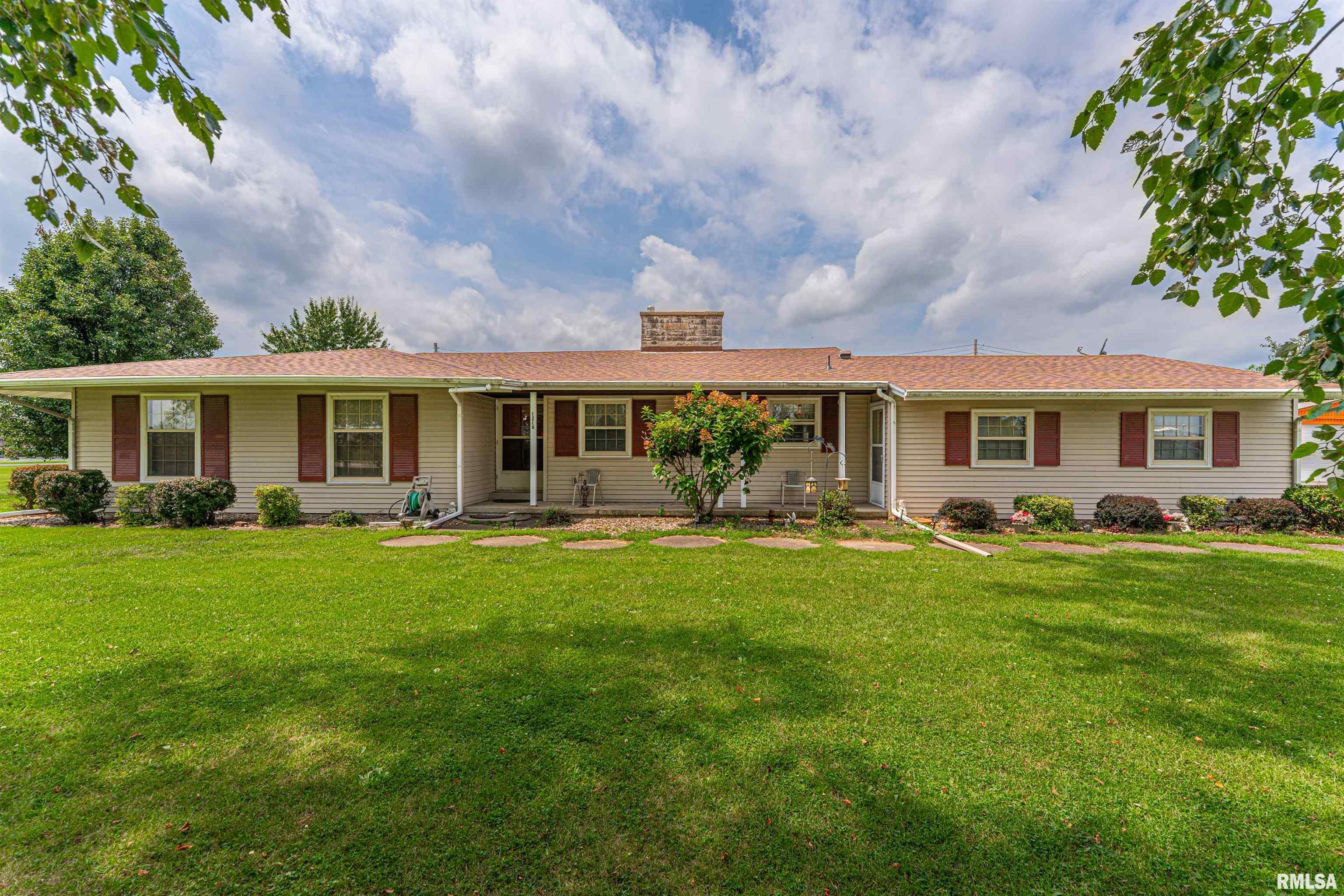 1216 N Topper Drive Property Photo 1