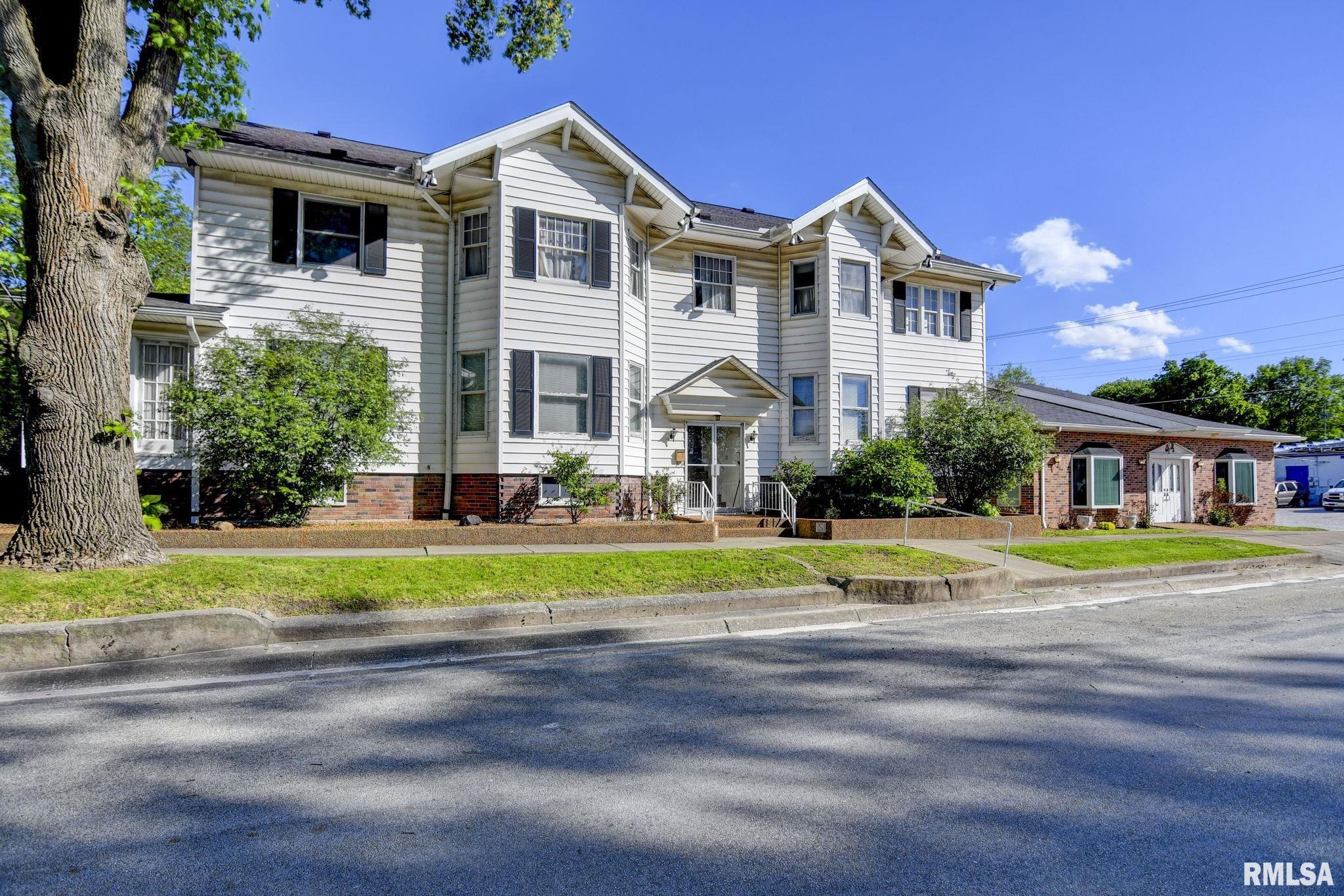 200 S Maple Street Property Photo 1