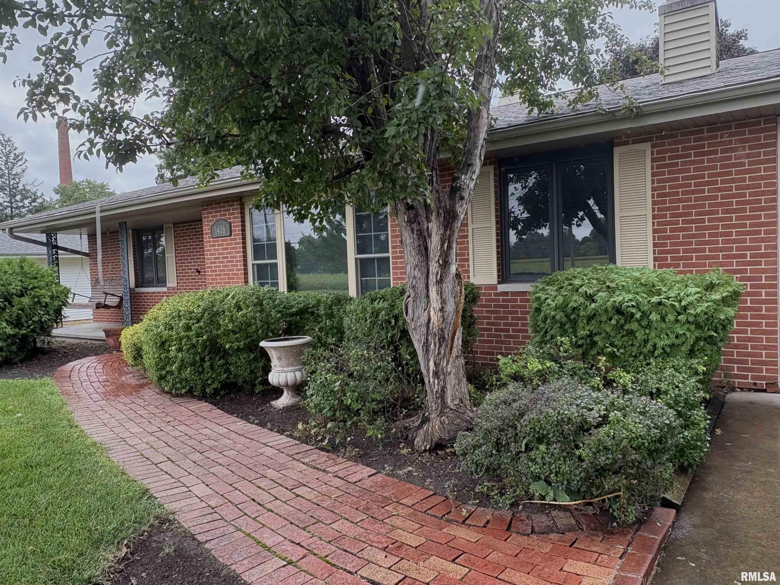 1406 S Diamond Street Property Photo 1