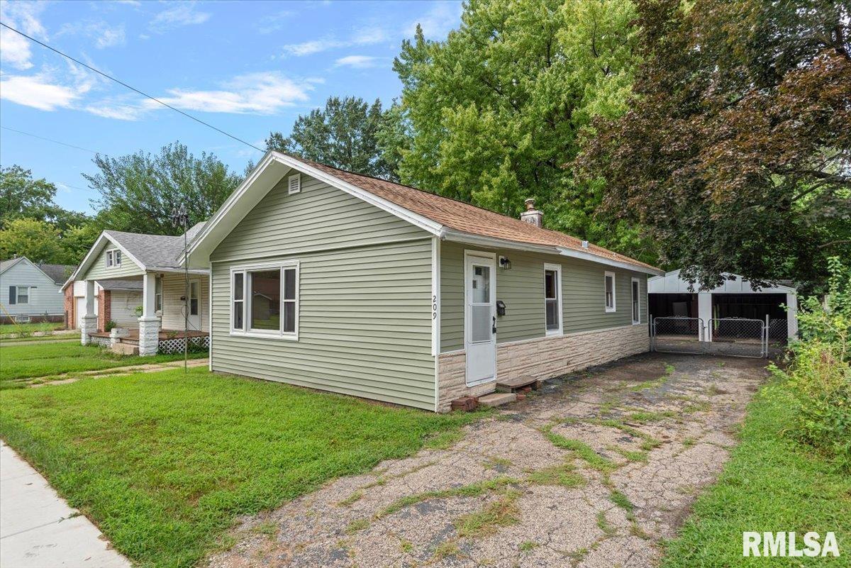 209 Yates Avenue Property Photo 1