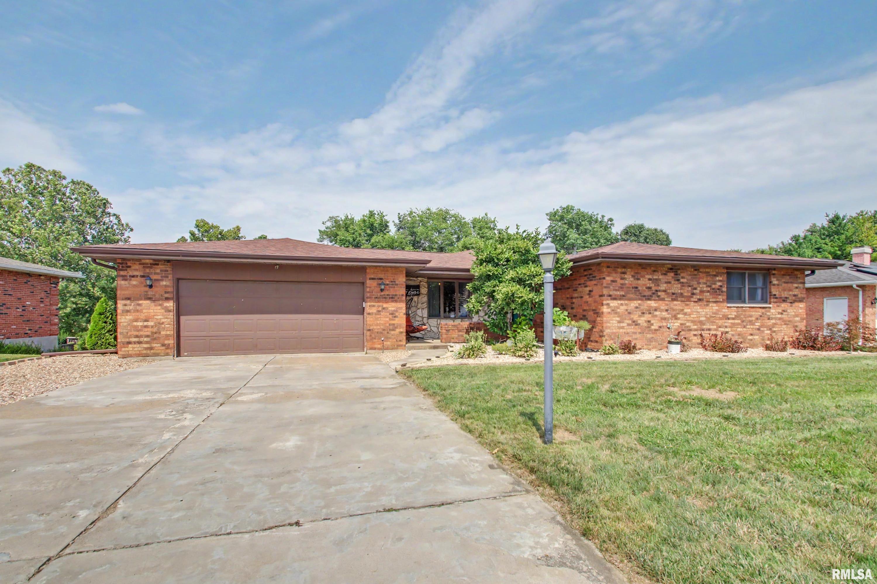 2001 S Sheridan Drive Property Photo 1