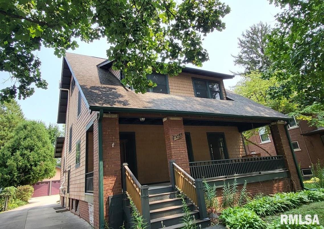 1055 N Prairie Street Property Photo 1