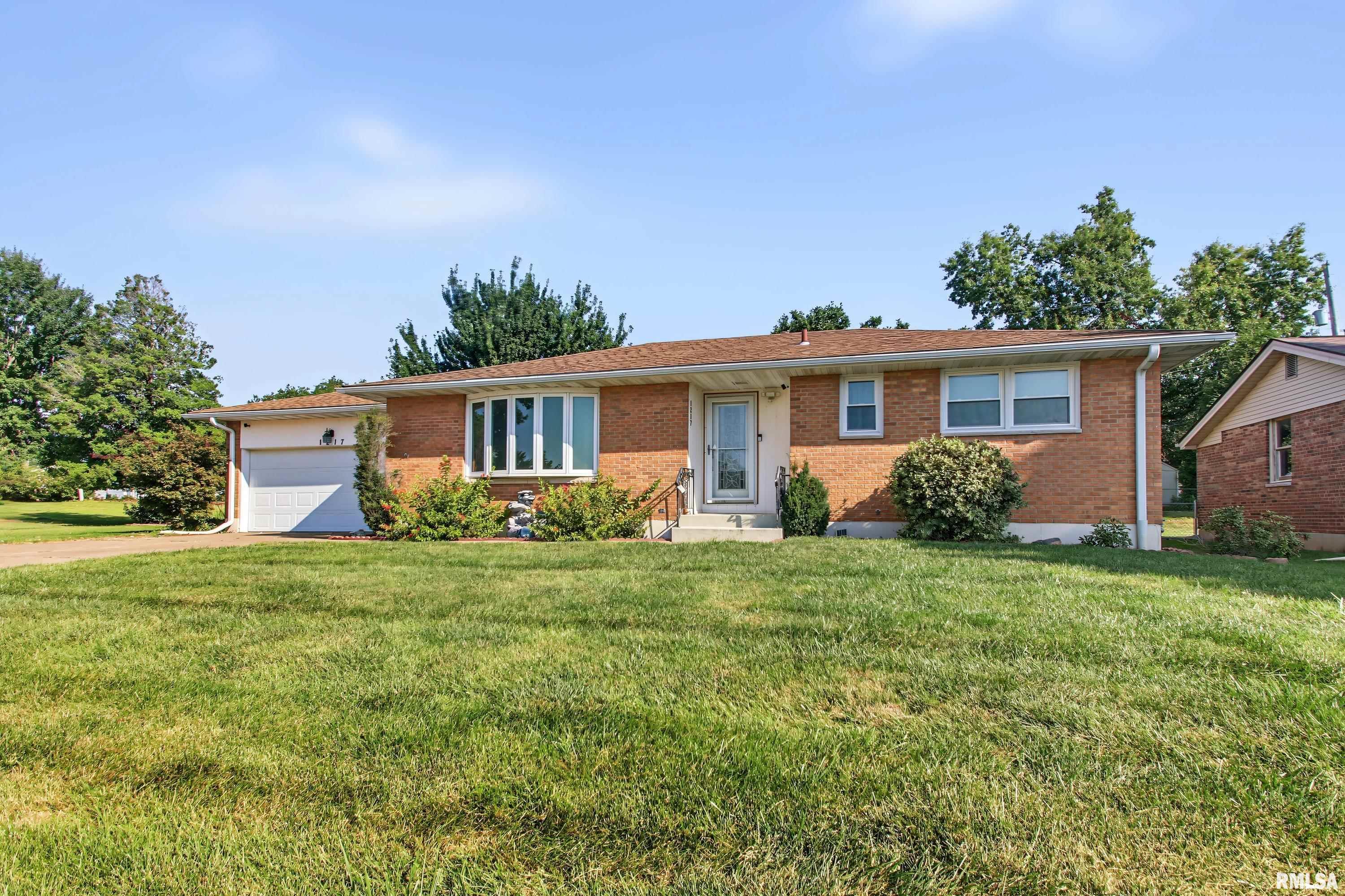 1217 DANIEL Court
