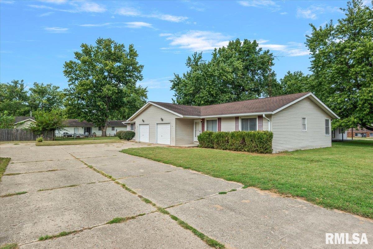 33 Mueller Court Property Photo 1