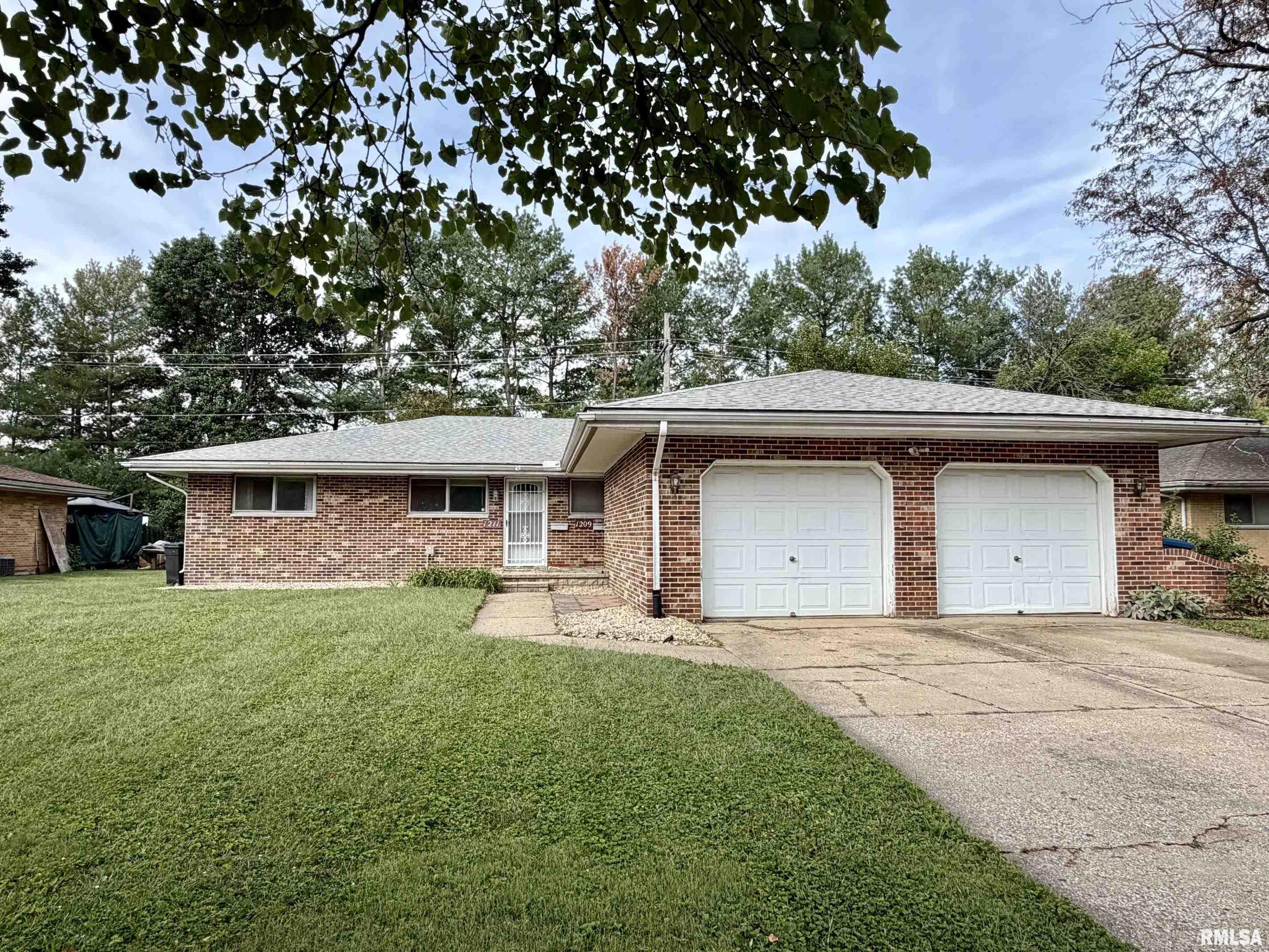 1209-1211 Interlacken Road Property Photo 1