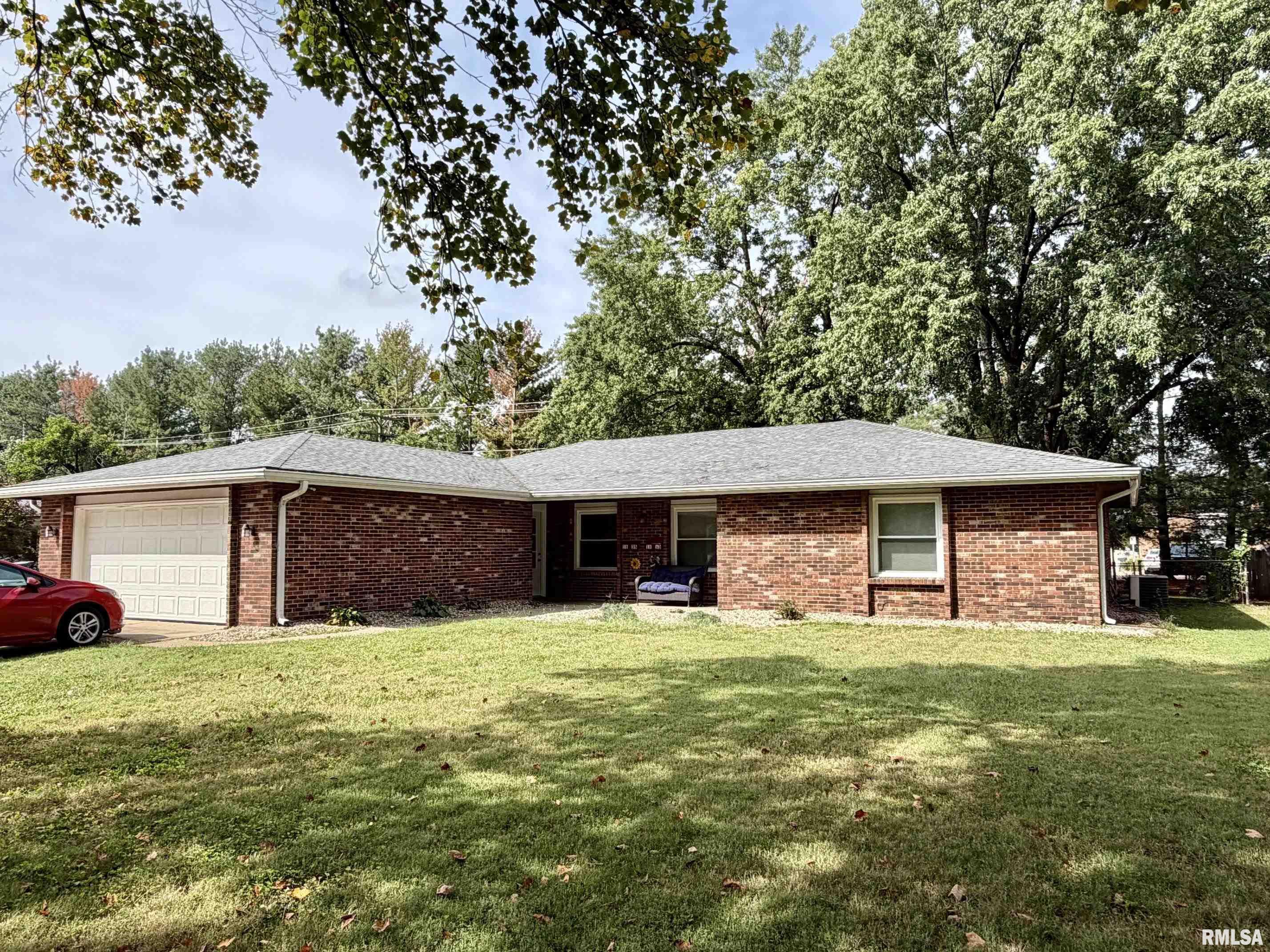 1133-1135 Interlacken Road Property Photo 1