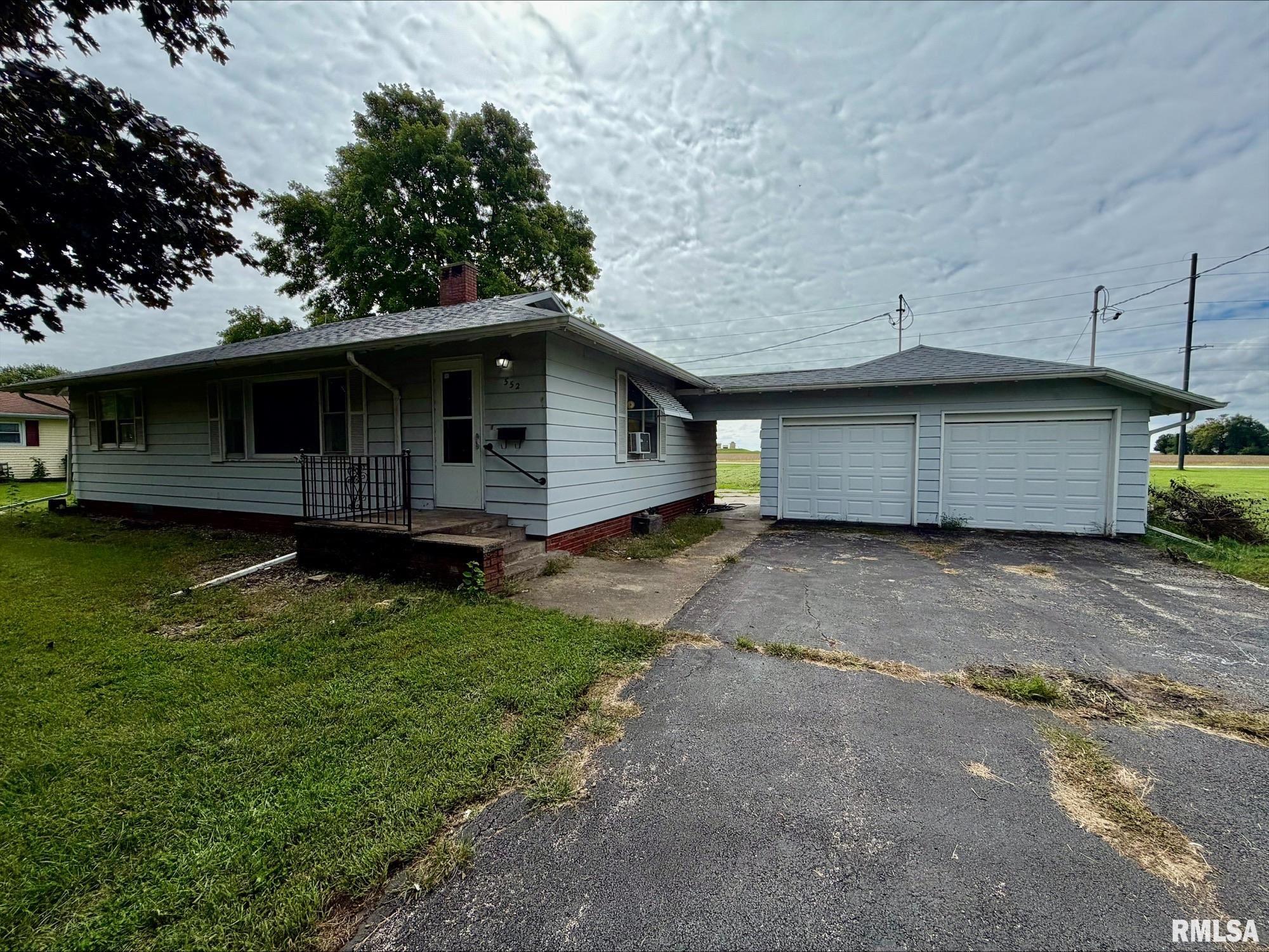 552 E 2nd Avenue Property Photo 1
