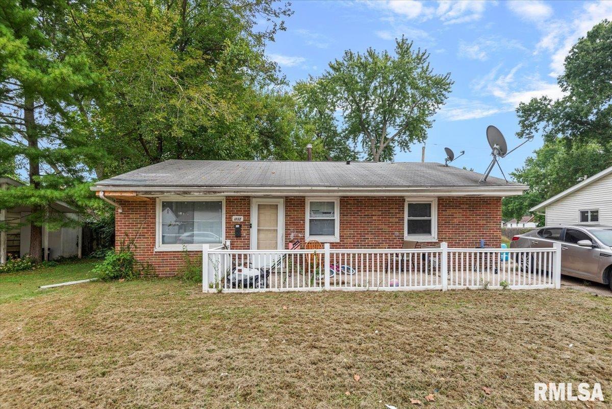 1832 Greentree Road Property Photo 1
