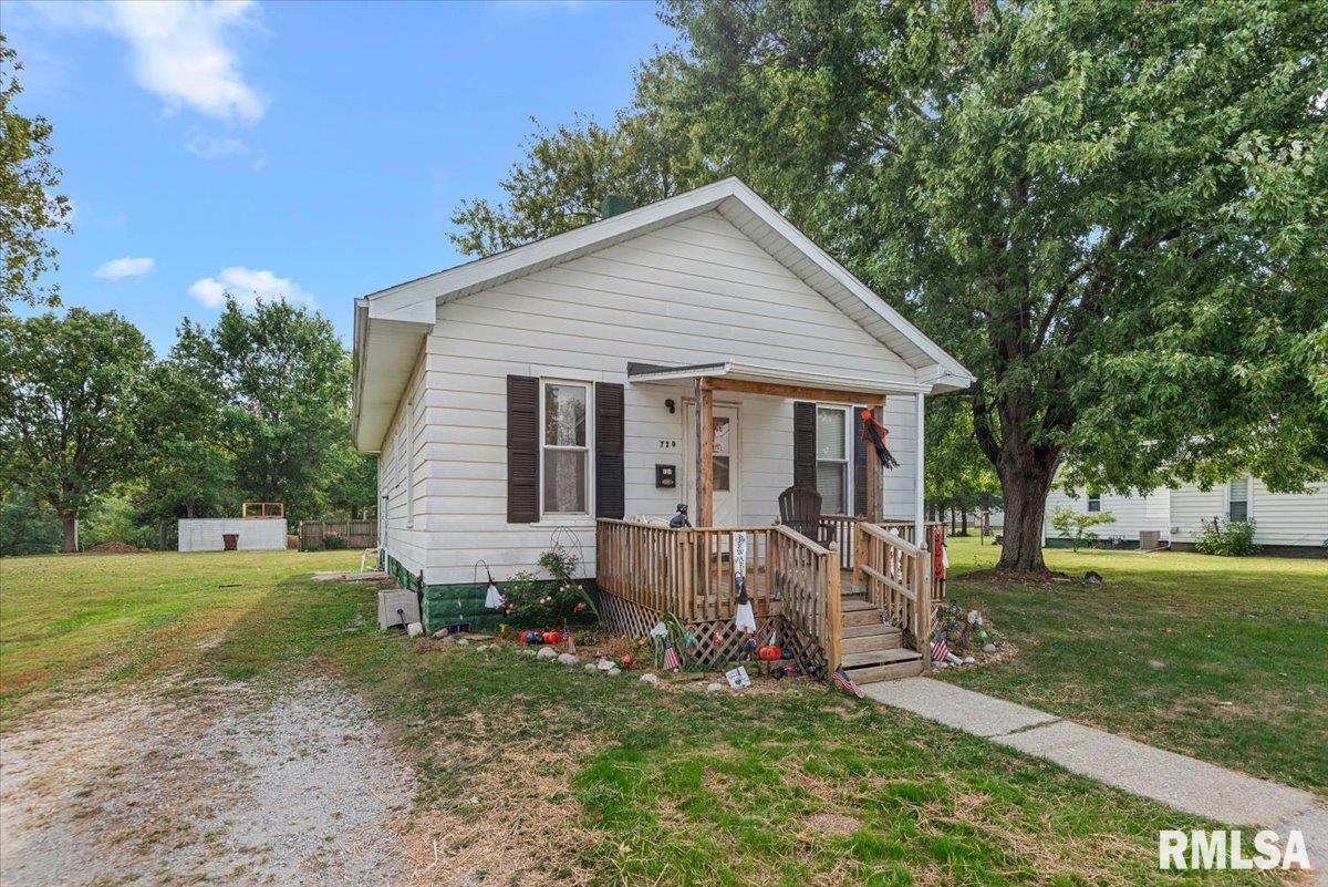 720 E Thompson Street Property Photo 1