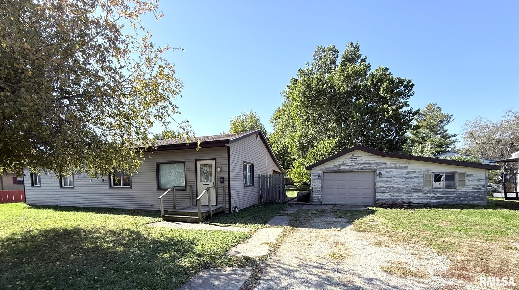 1444 Maple Avenue Property Photo 1
