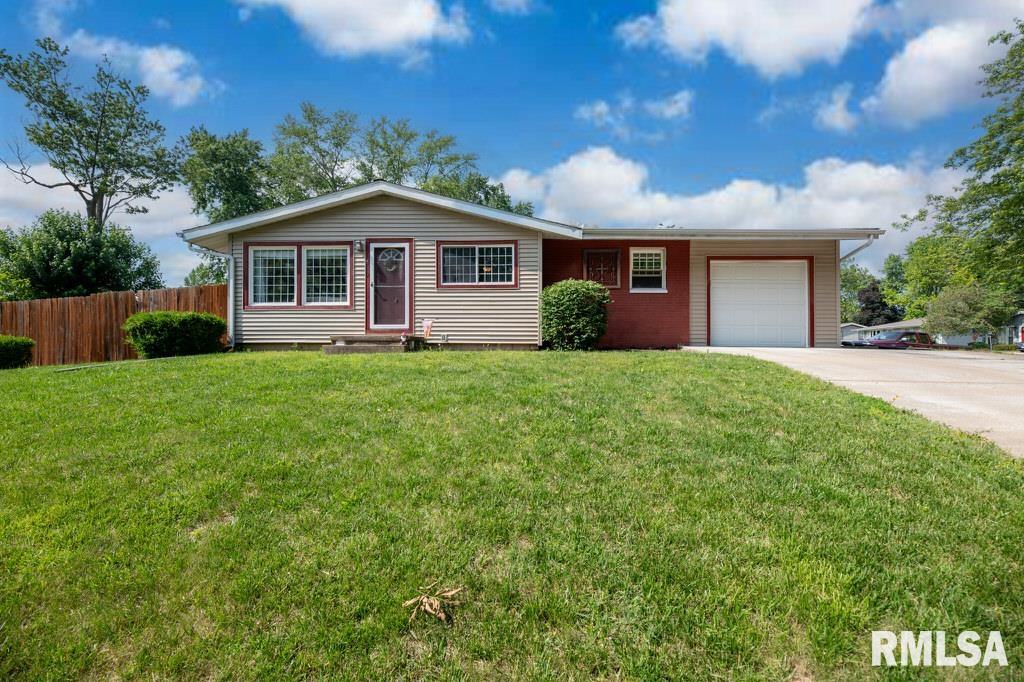 1829 W Austin Drive Property Photo 1