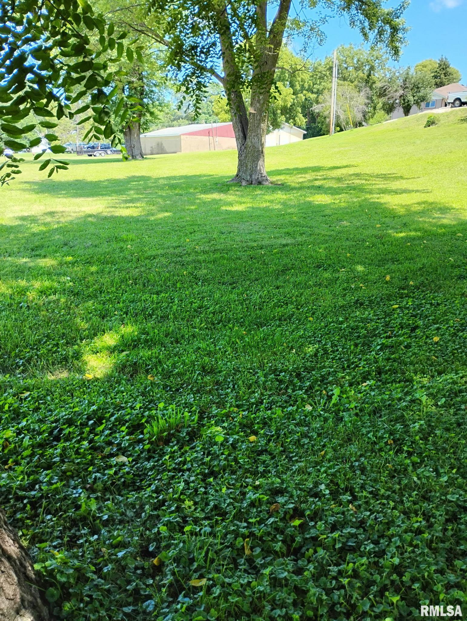 351 S Avenue D Property Photo 1