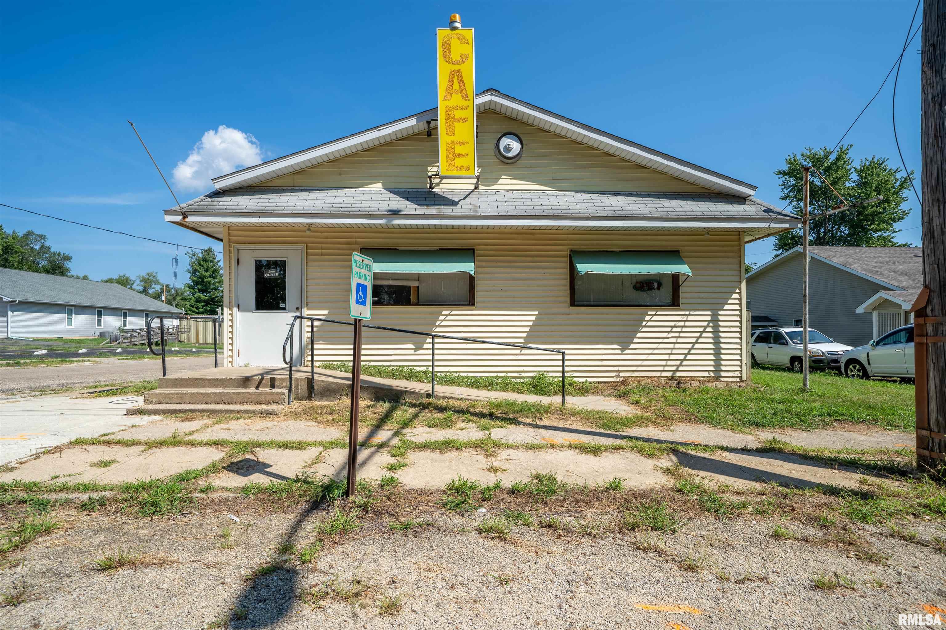301 E Main Street Property Photo 1