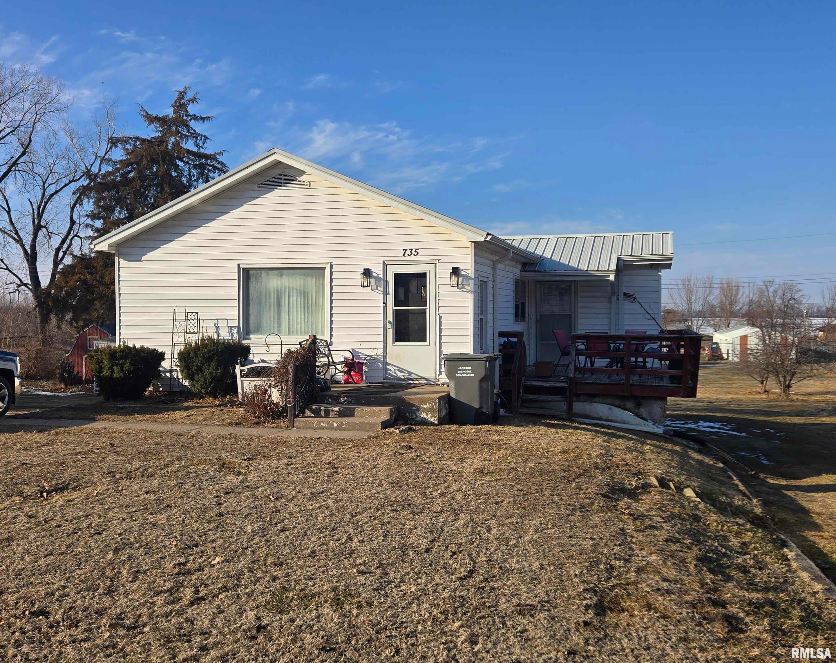 735 W 3RD Street