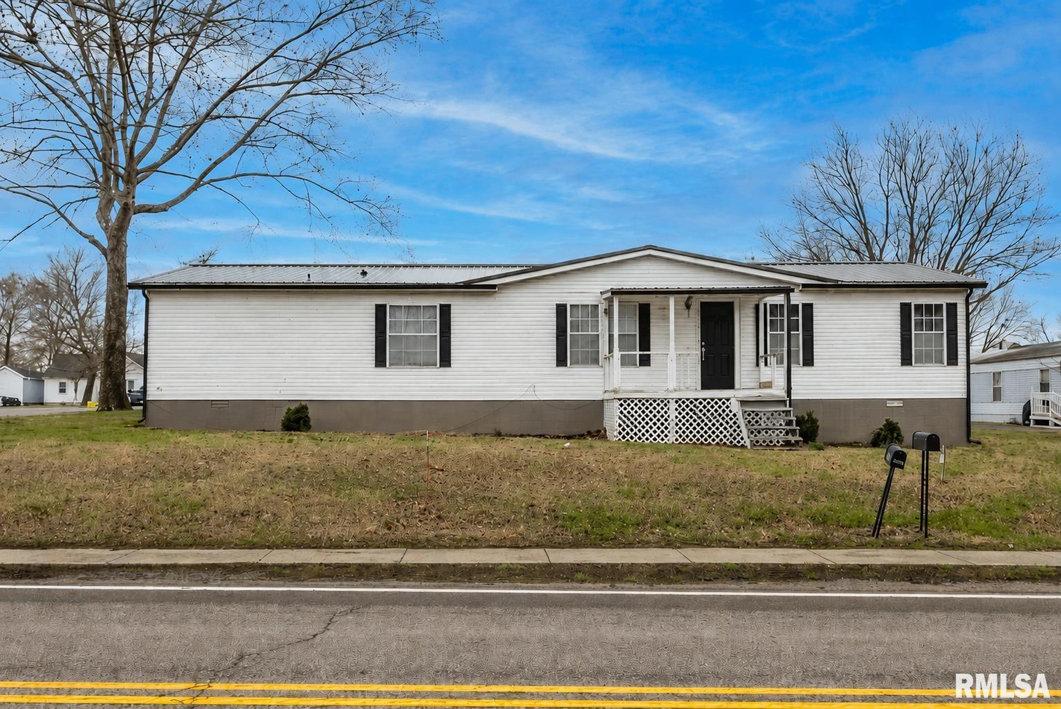 101 E Knauer Street Property Photo 1
