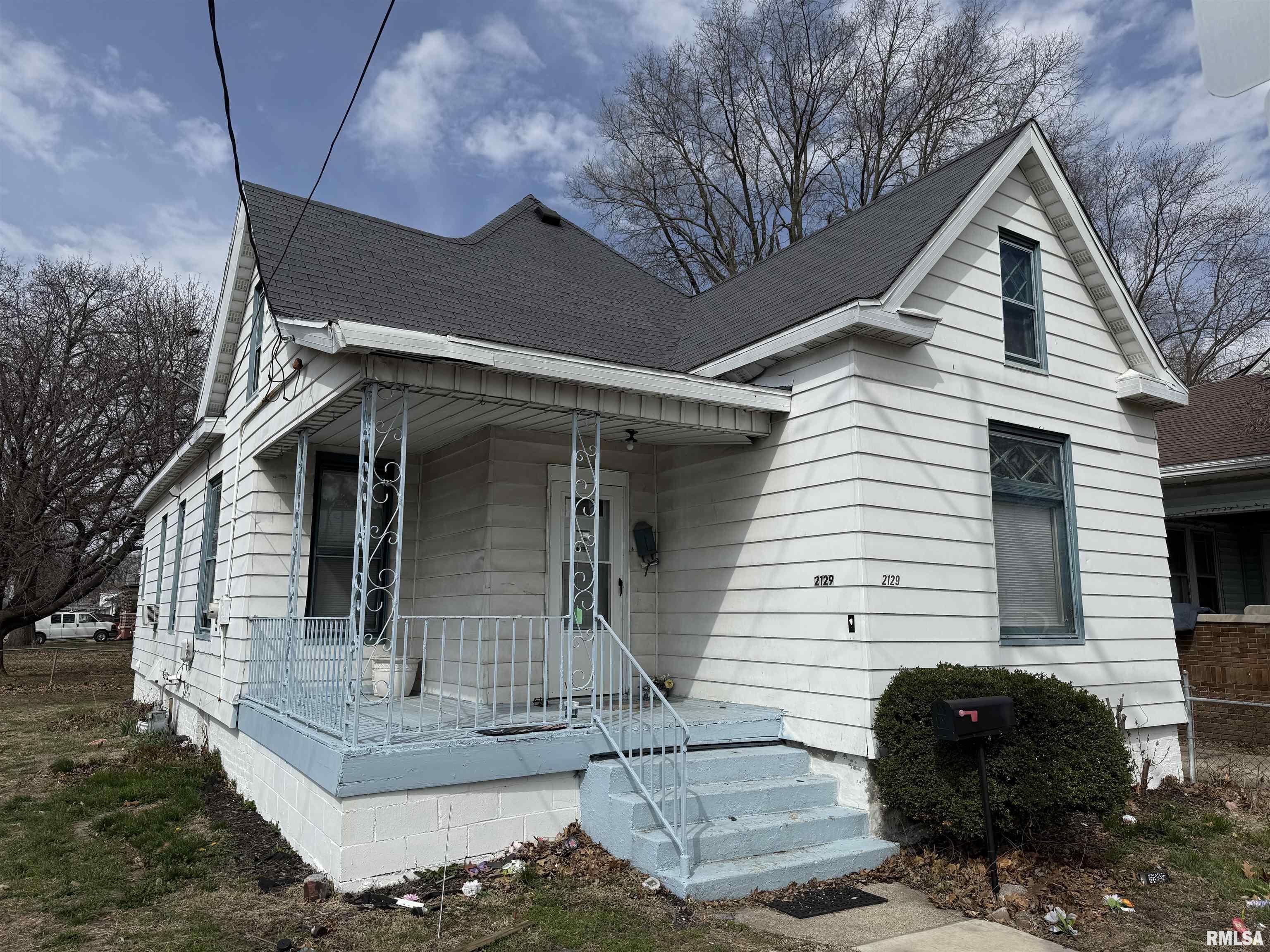 2129 N Wisconsin Avenue Property Photo 1