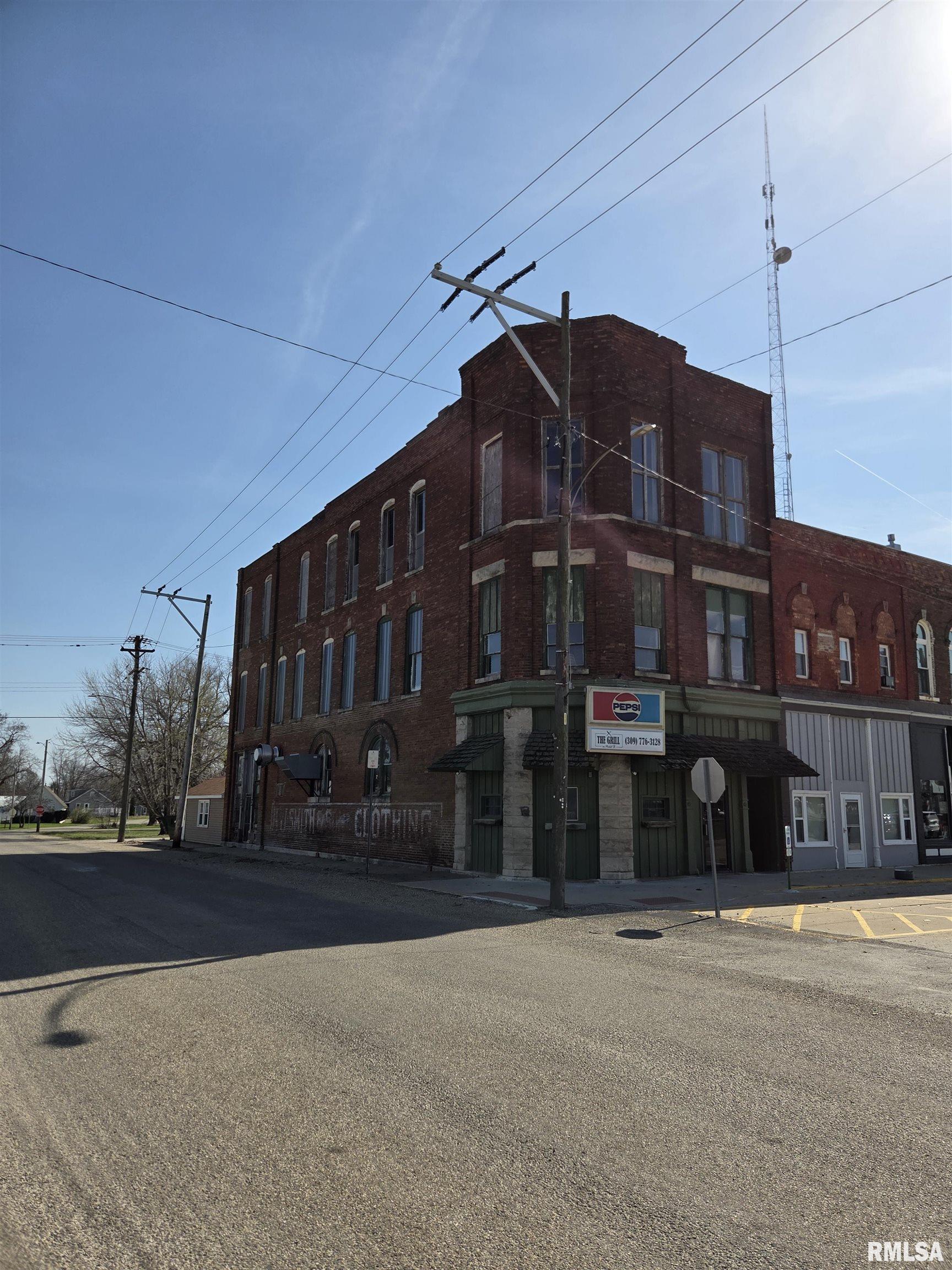 134 E Market Street Property Photo 1