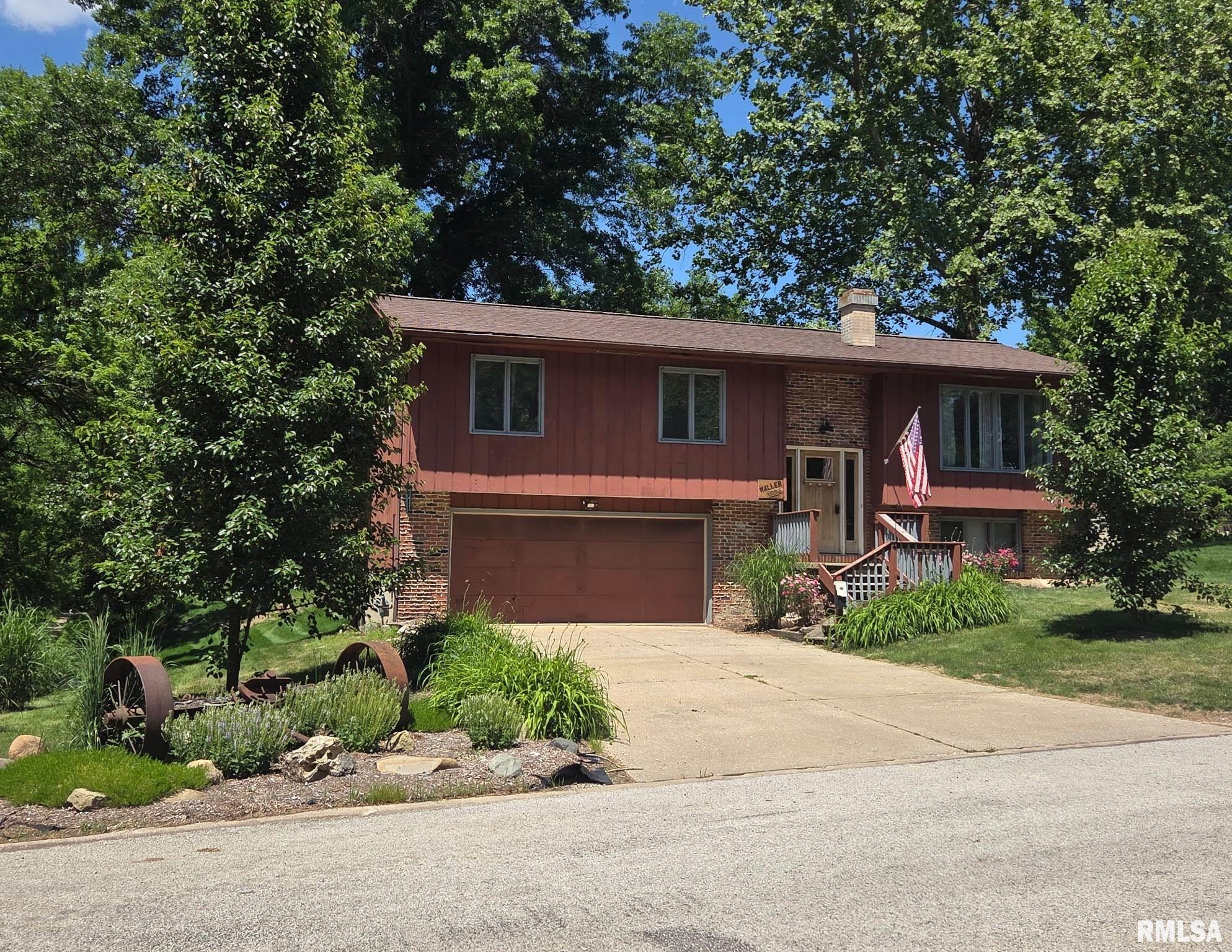1824 Riverview Drive Property Photo 1