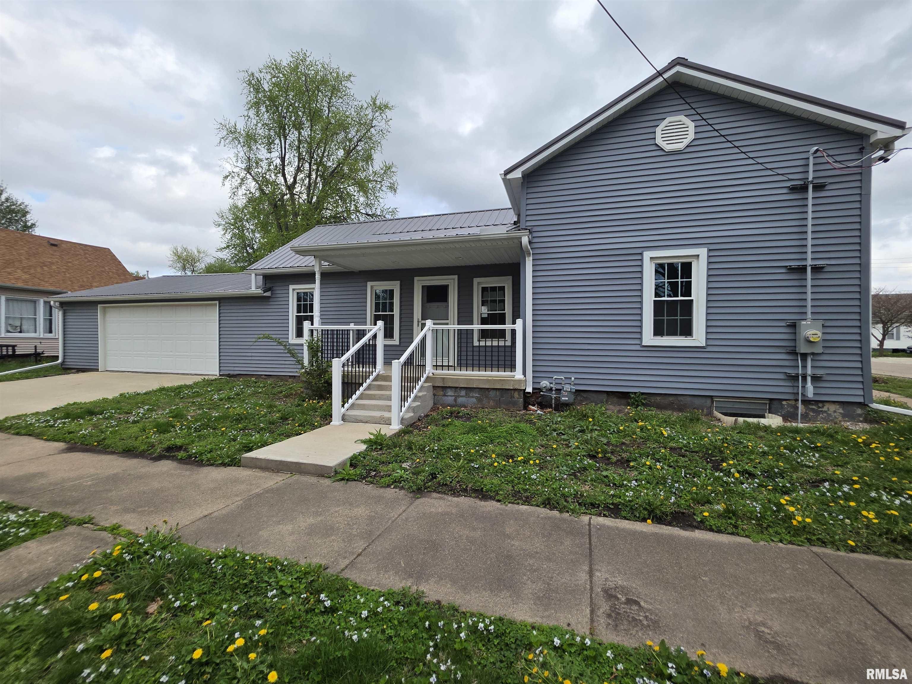 435 N Avenue B Property Photo 1