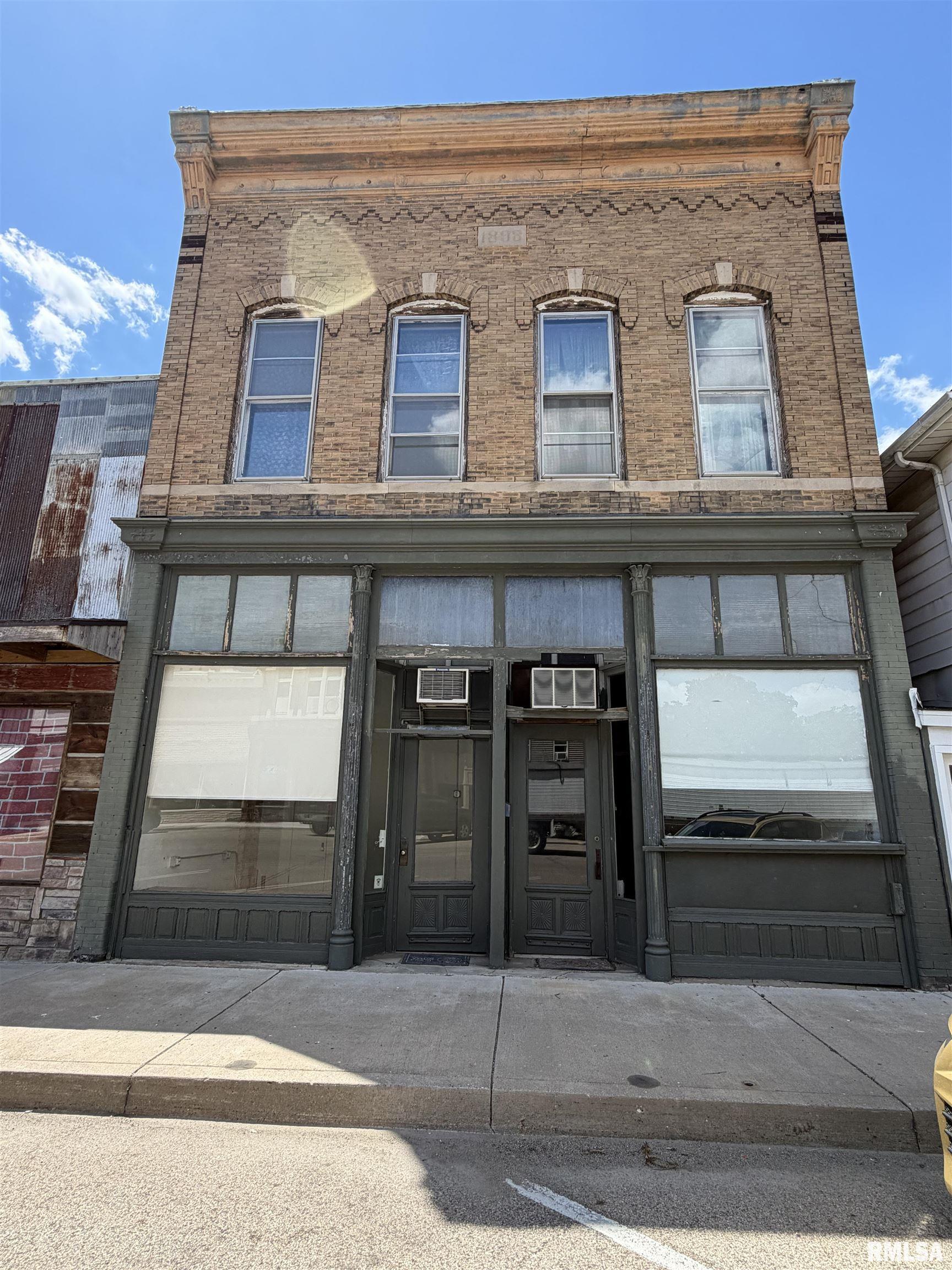 106 & 106 1/2 N 7th Street Property Photo 1