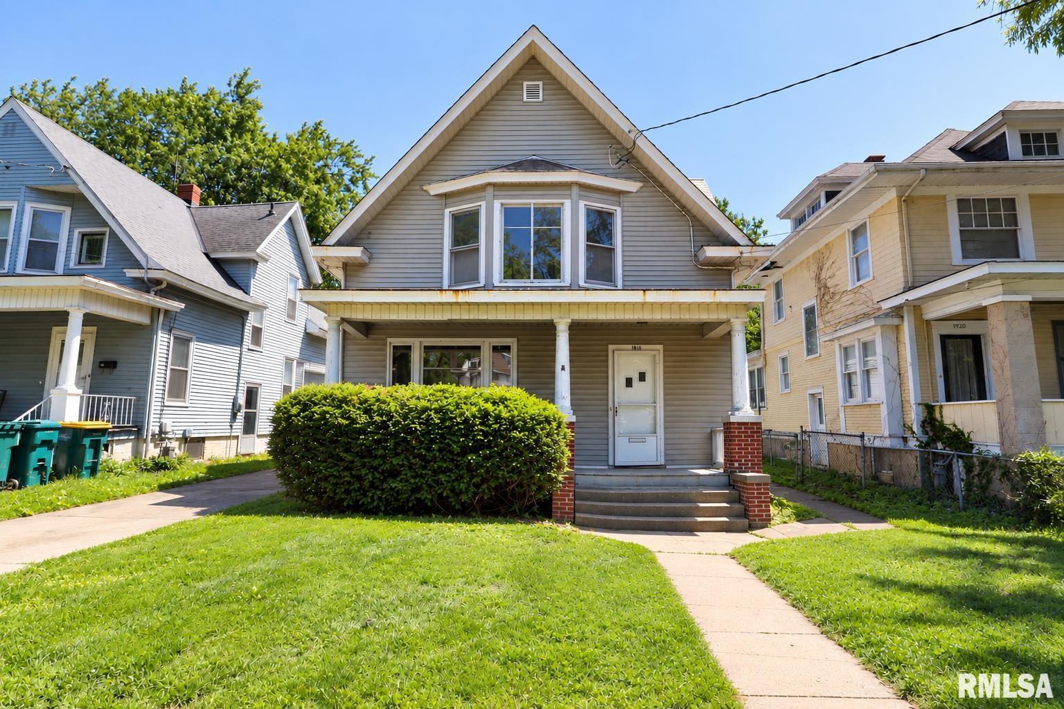 1918 W Clarke Avenue Property Photo 1