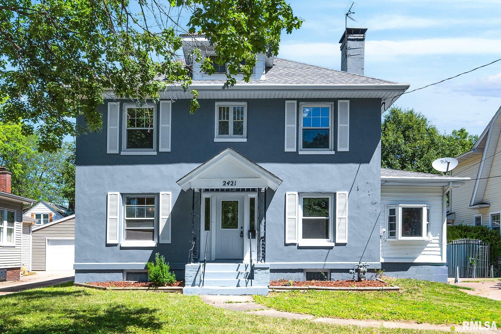 2421 W MOSS Avenue