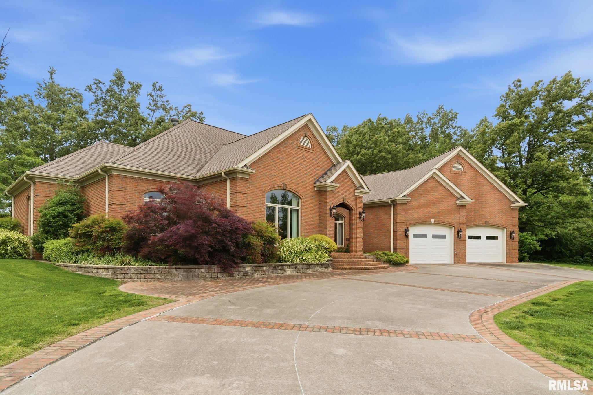 285 Fairway Drive Property Photo 1