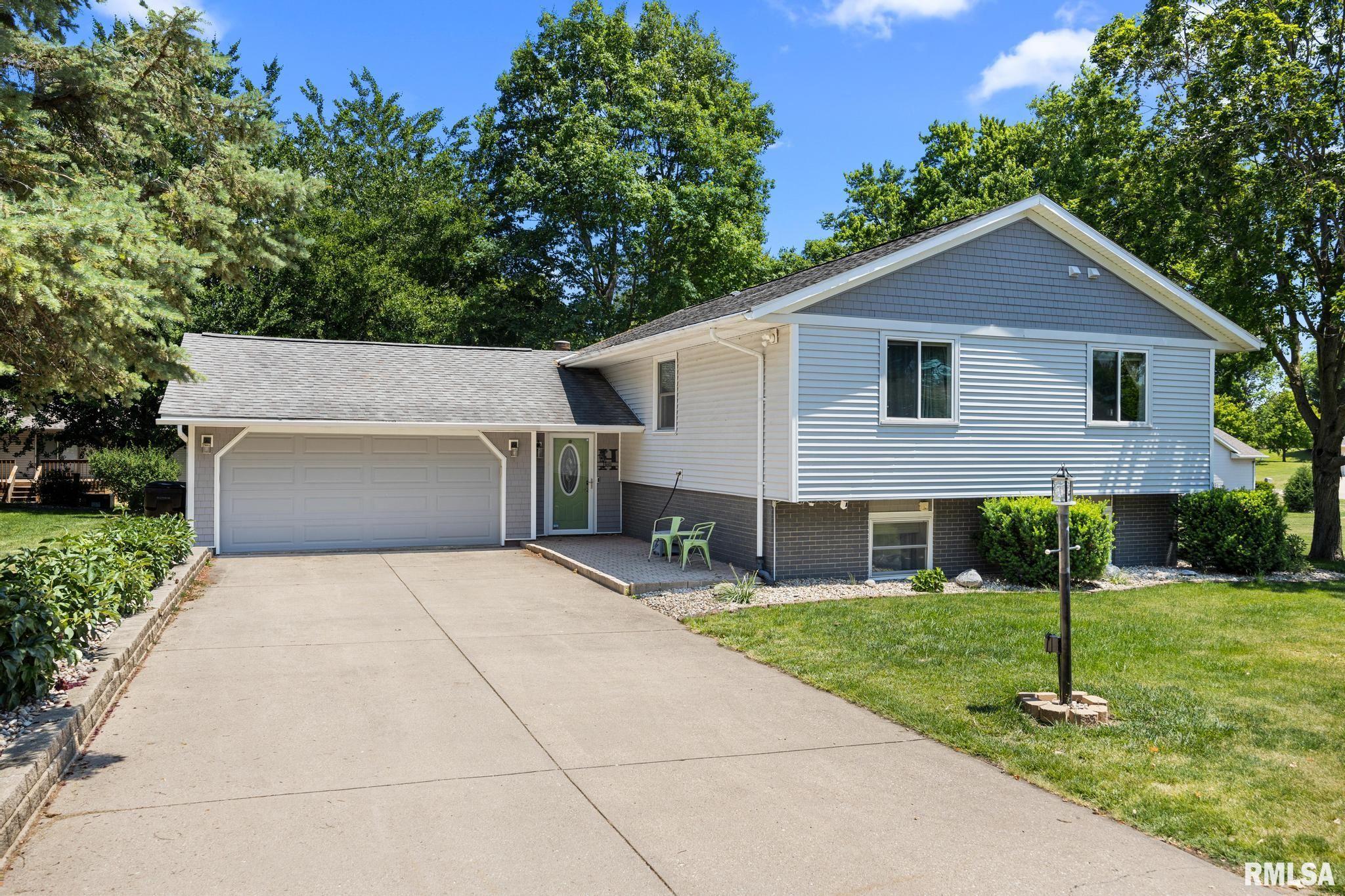 212 N Ostrom Avenue Property Photo 1