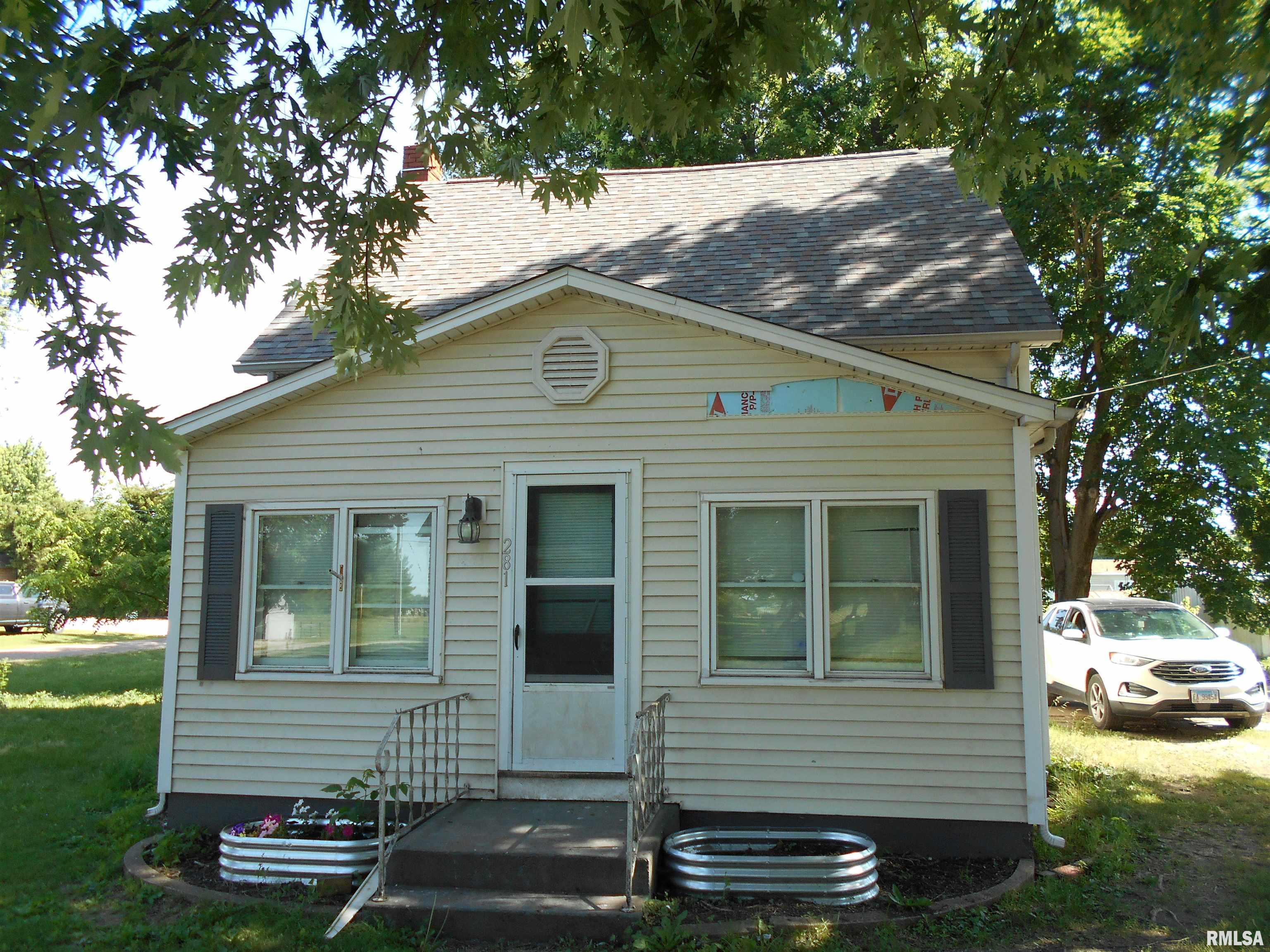 281 E MECHANIC Street