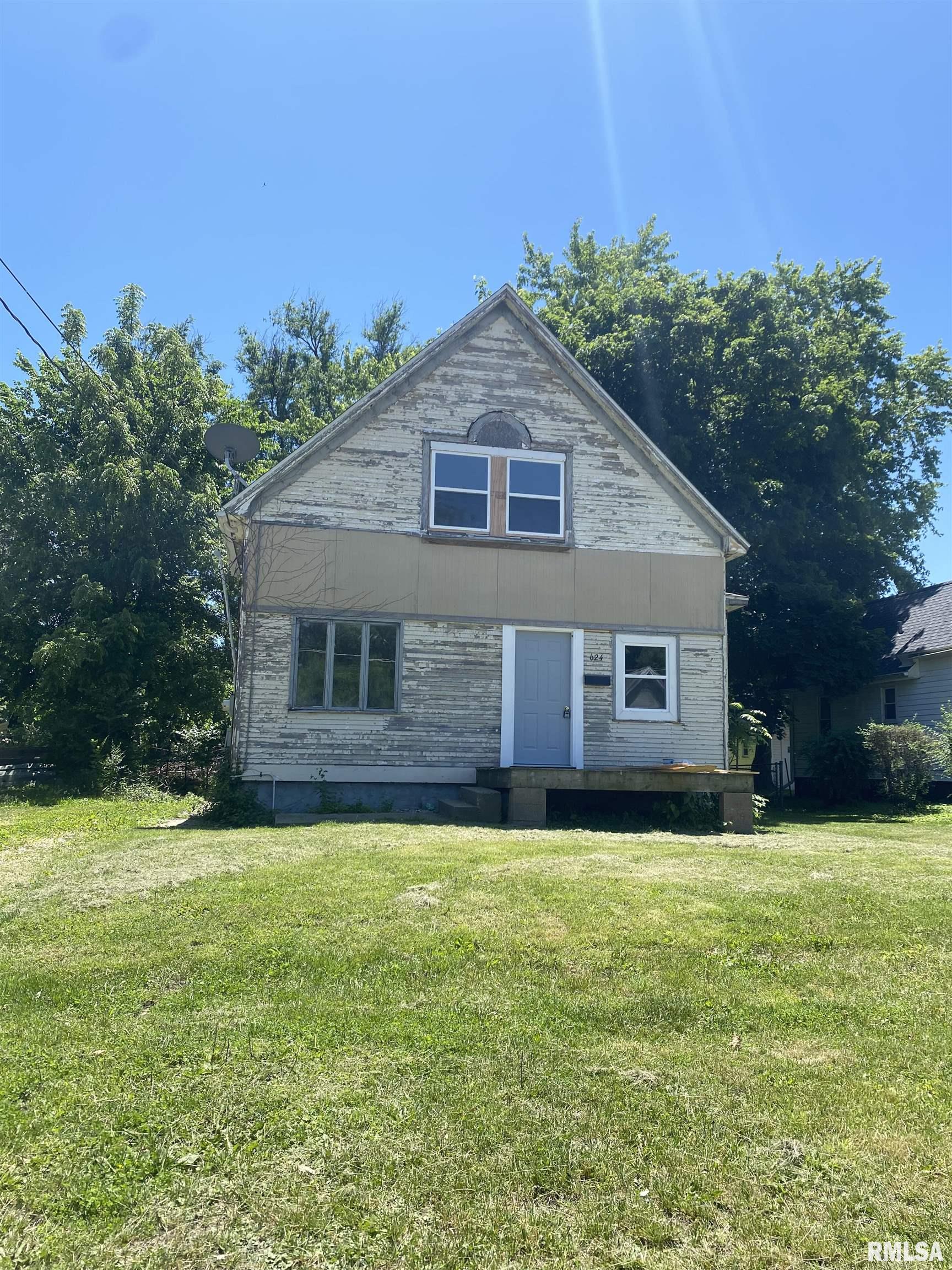 624 E Maple Street Property Photo 1