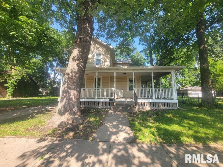 1114 N Flora Avenue Property Photo 1
