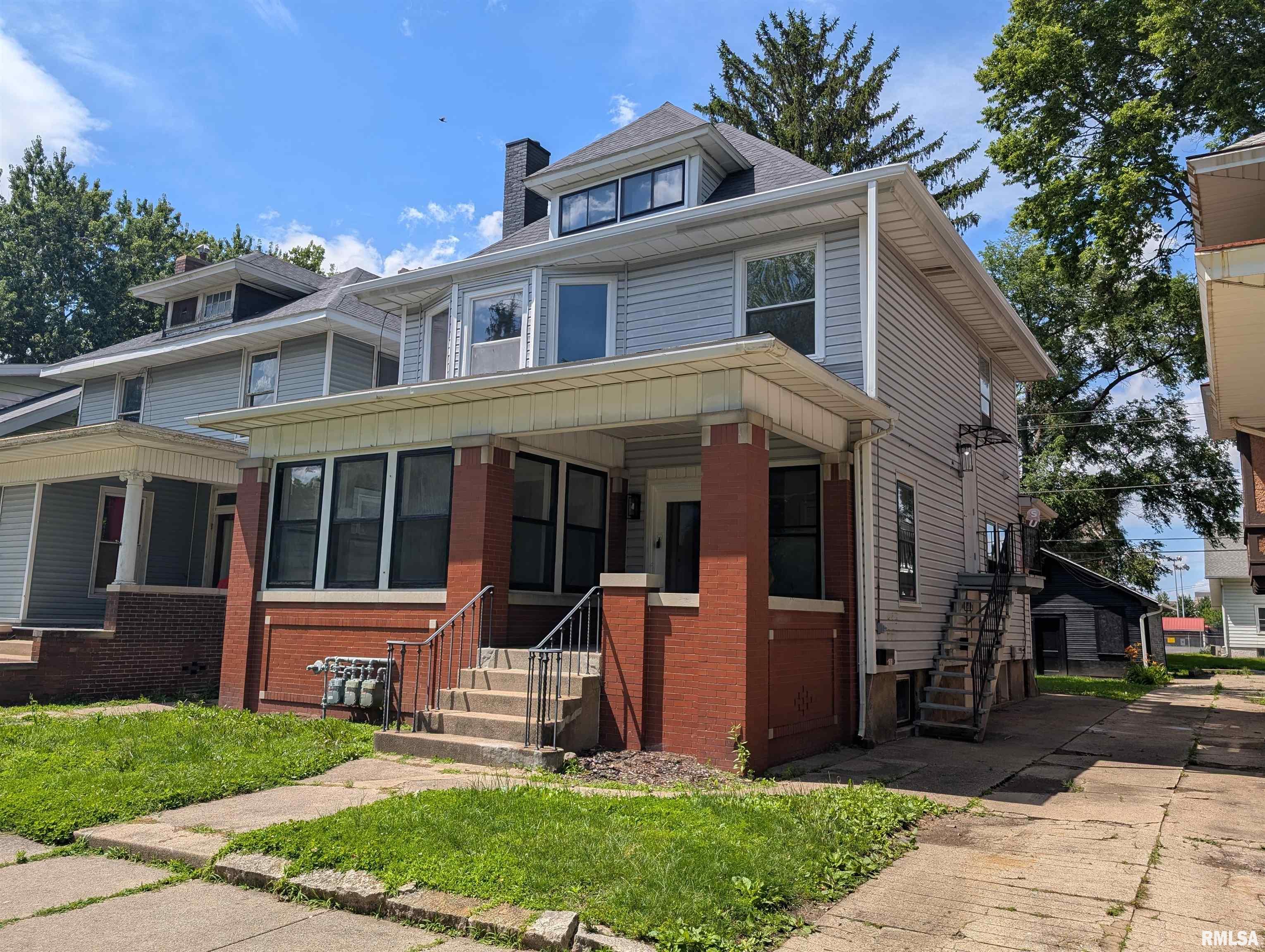 1611 W Barker Avenue Property Photo 1
