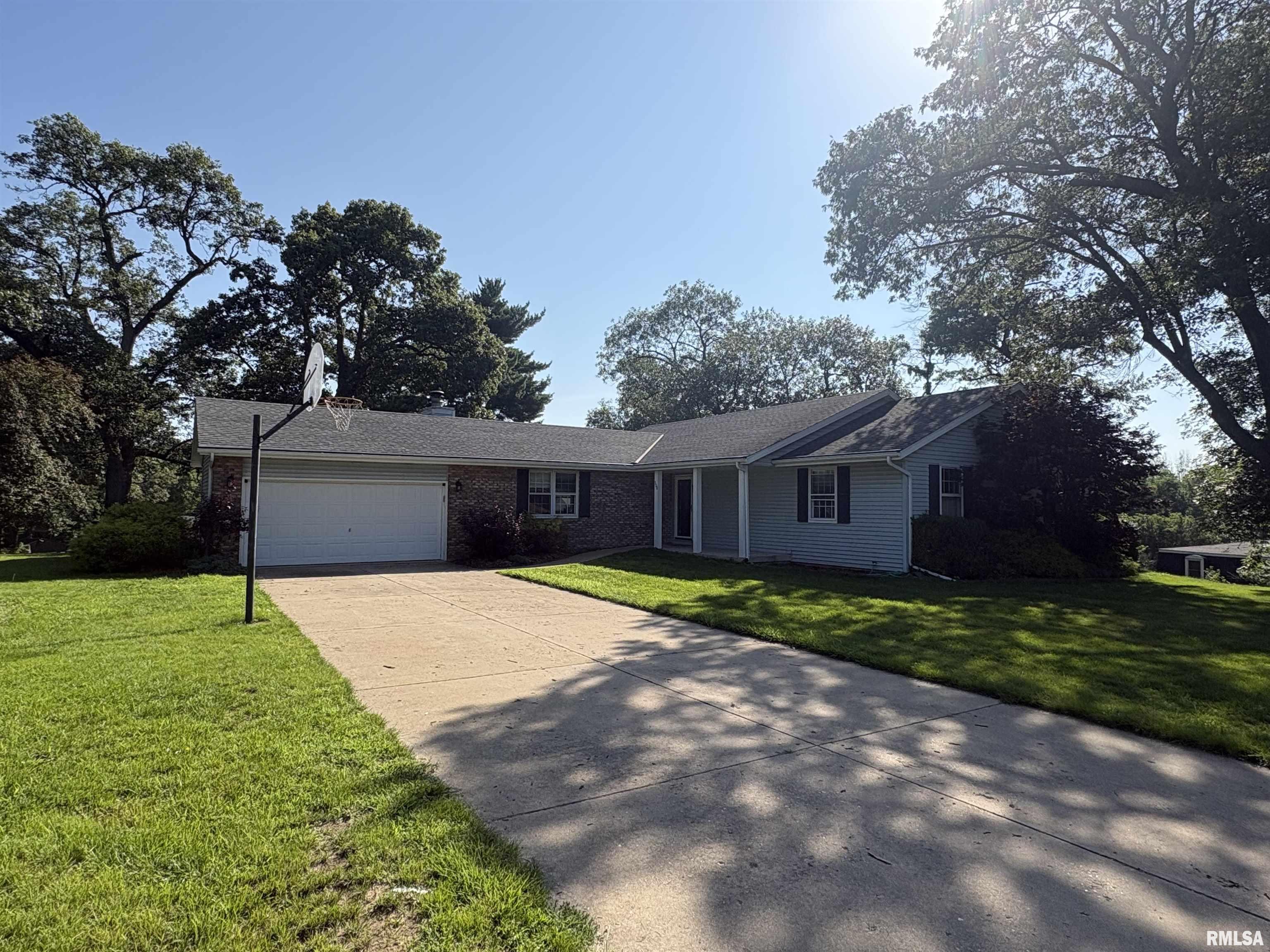 300 N Sunset Drive Property Photo 1