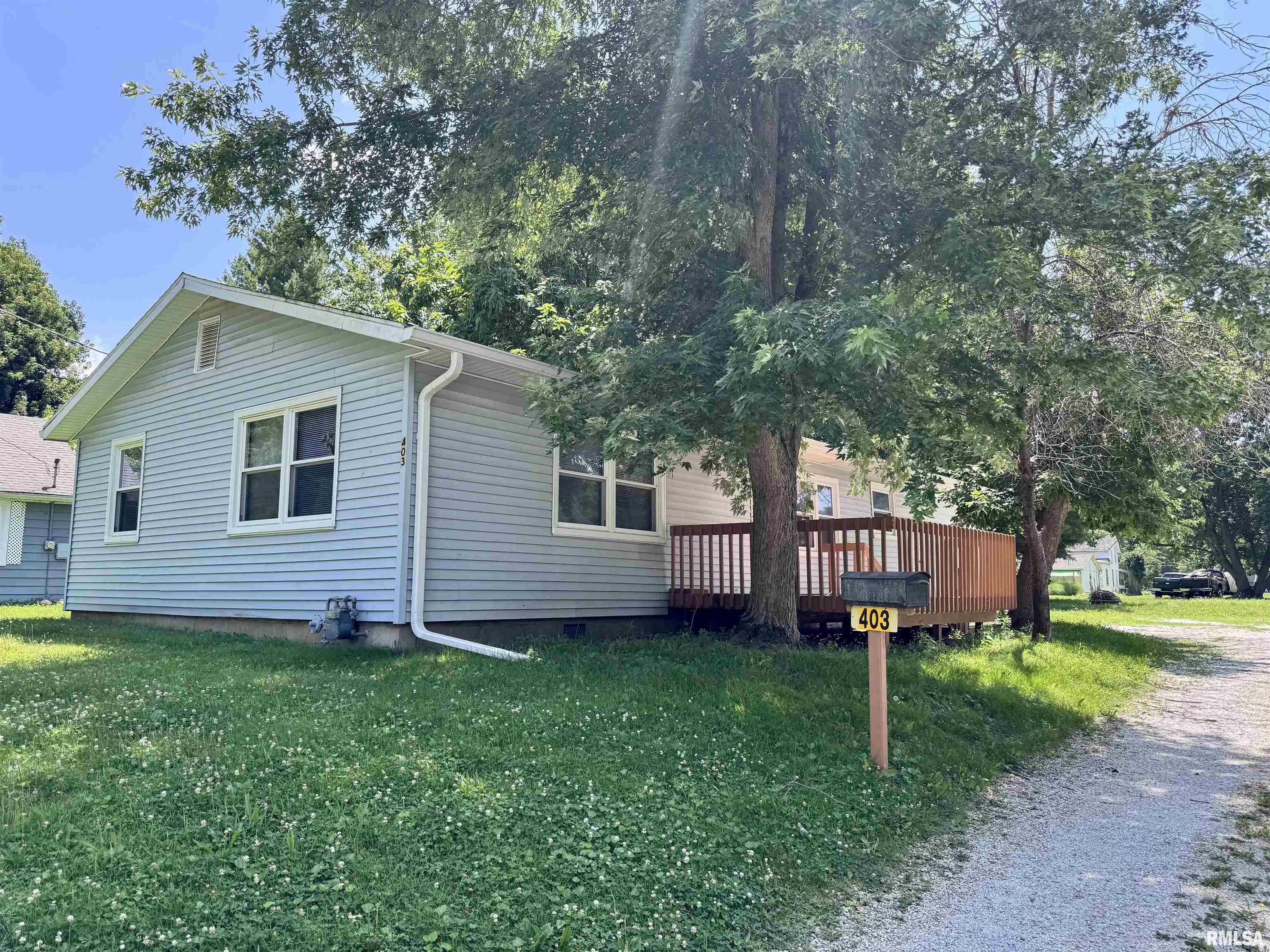403 E Murray Street Property Photo 1