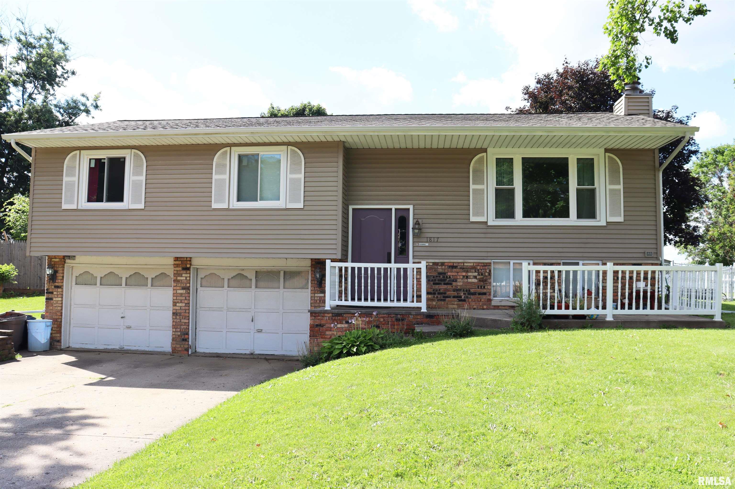 1817 S Hopewood Lane Property Photo 1