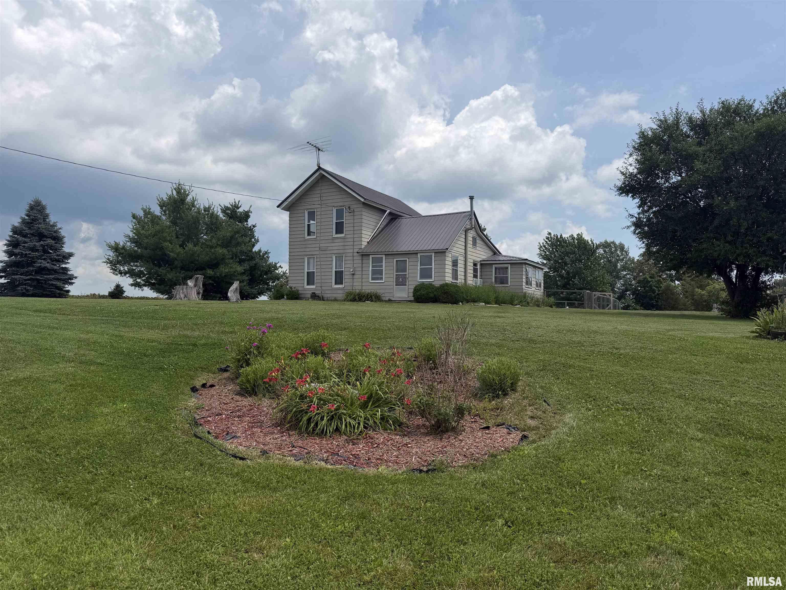 2121 County Road 2900 E Road Property Photo 1