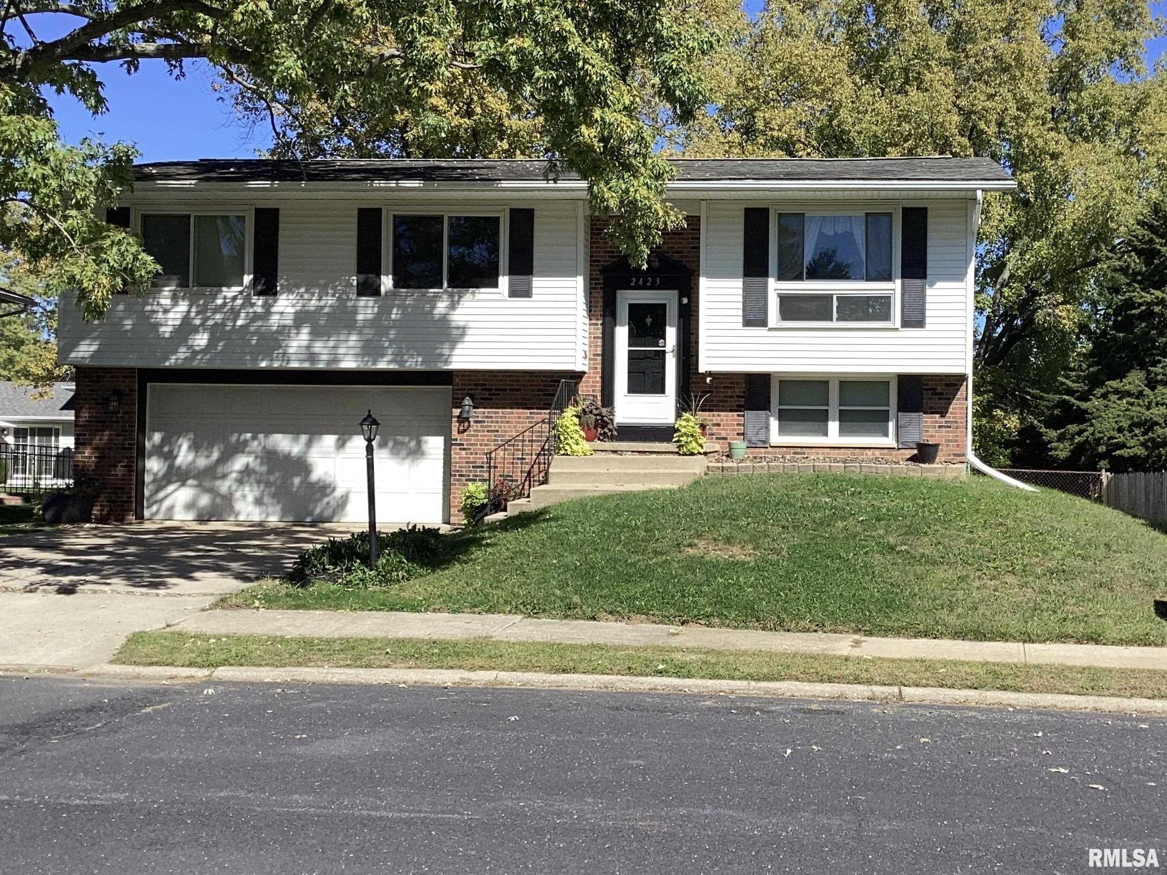 2423 Pintura Court Property Photo 1