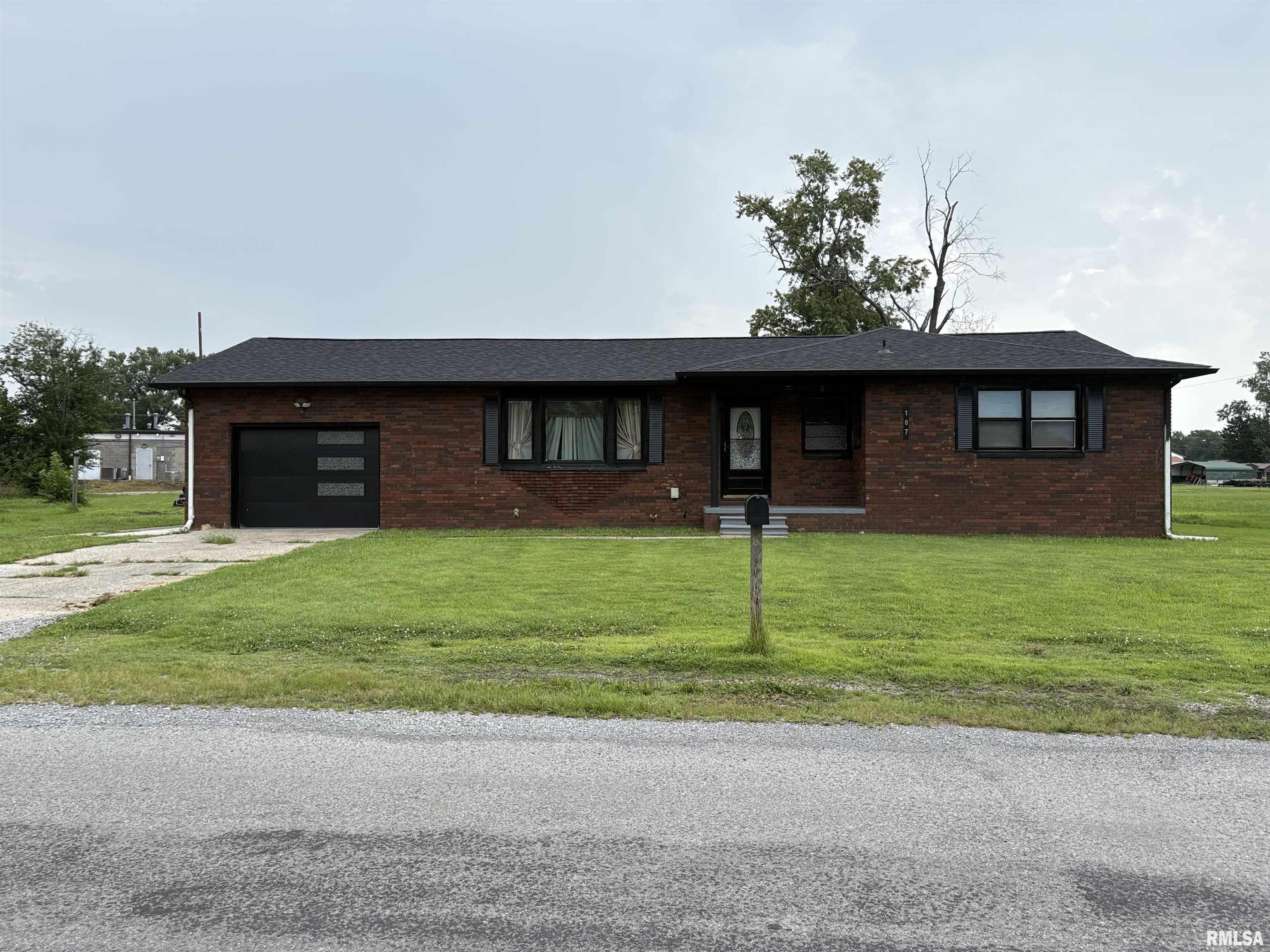 107 Deborann Drive Property Photo 1