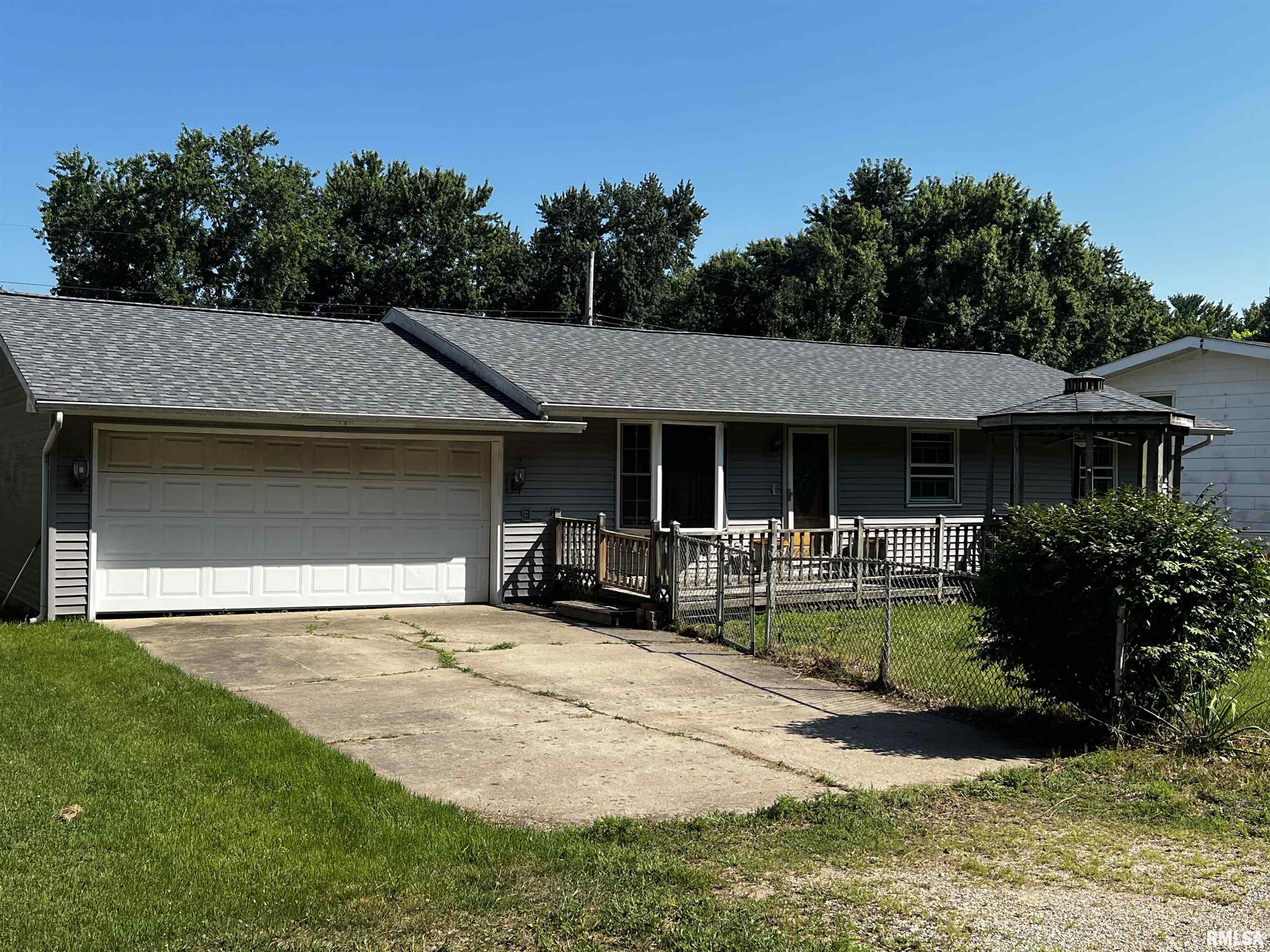 3943 Lakeview Drive Property Photo 1