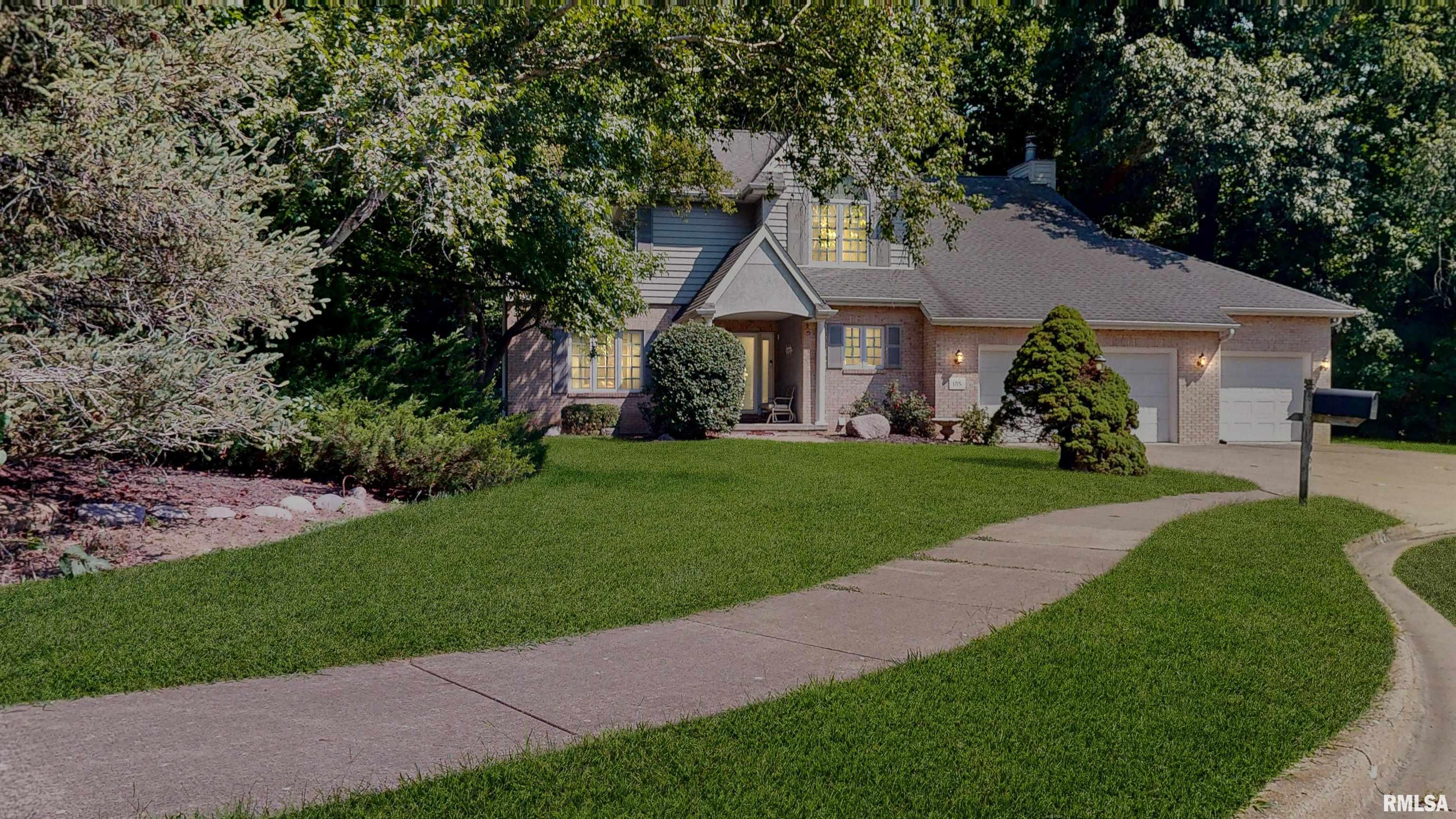 105 FLEUR DE LIS Court