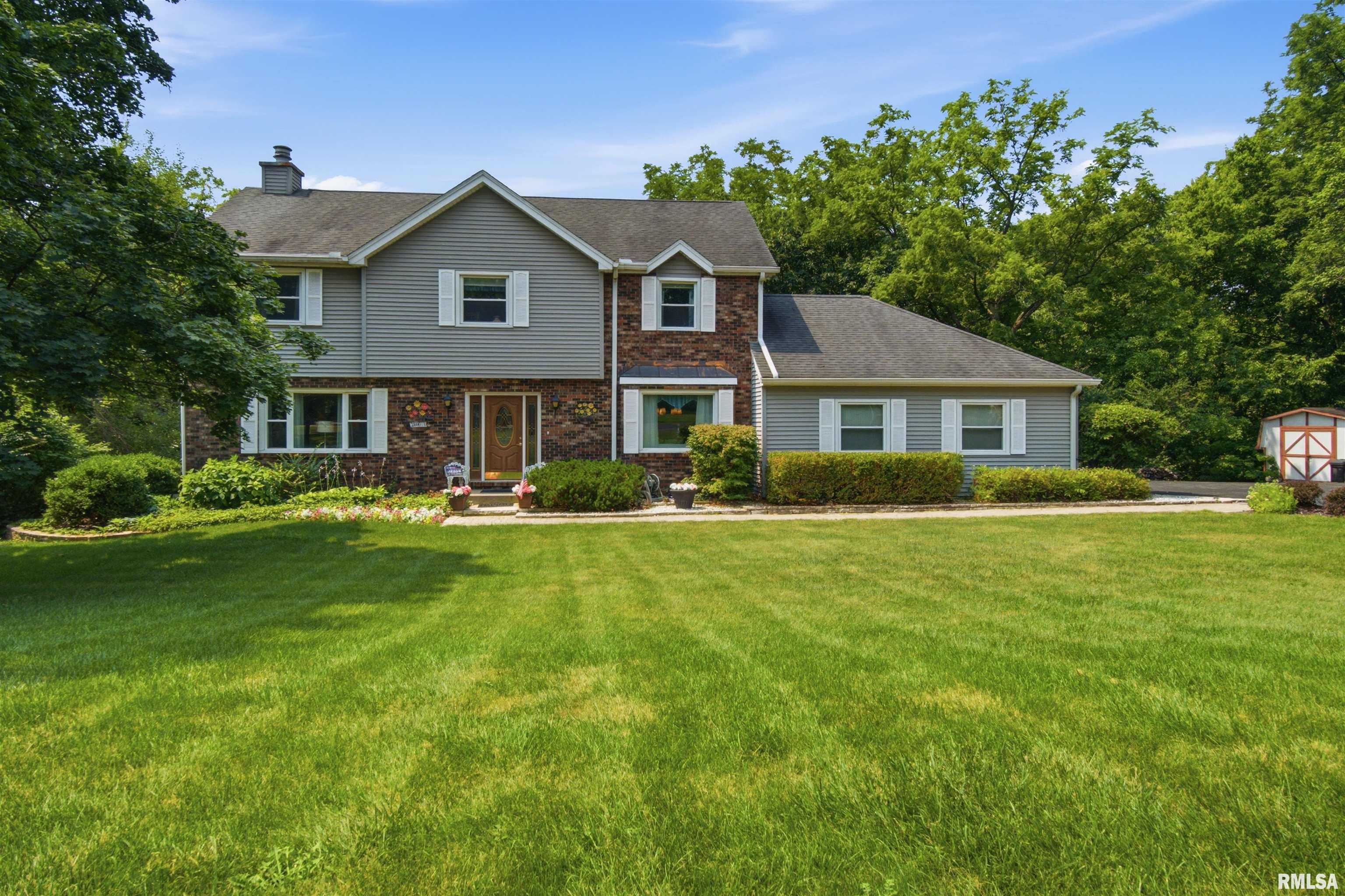 628 E LAKE SHORE Drive
