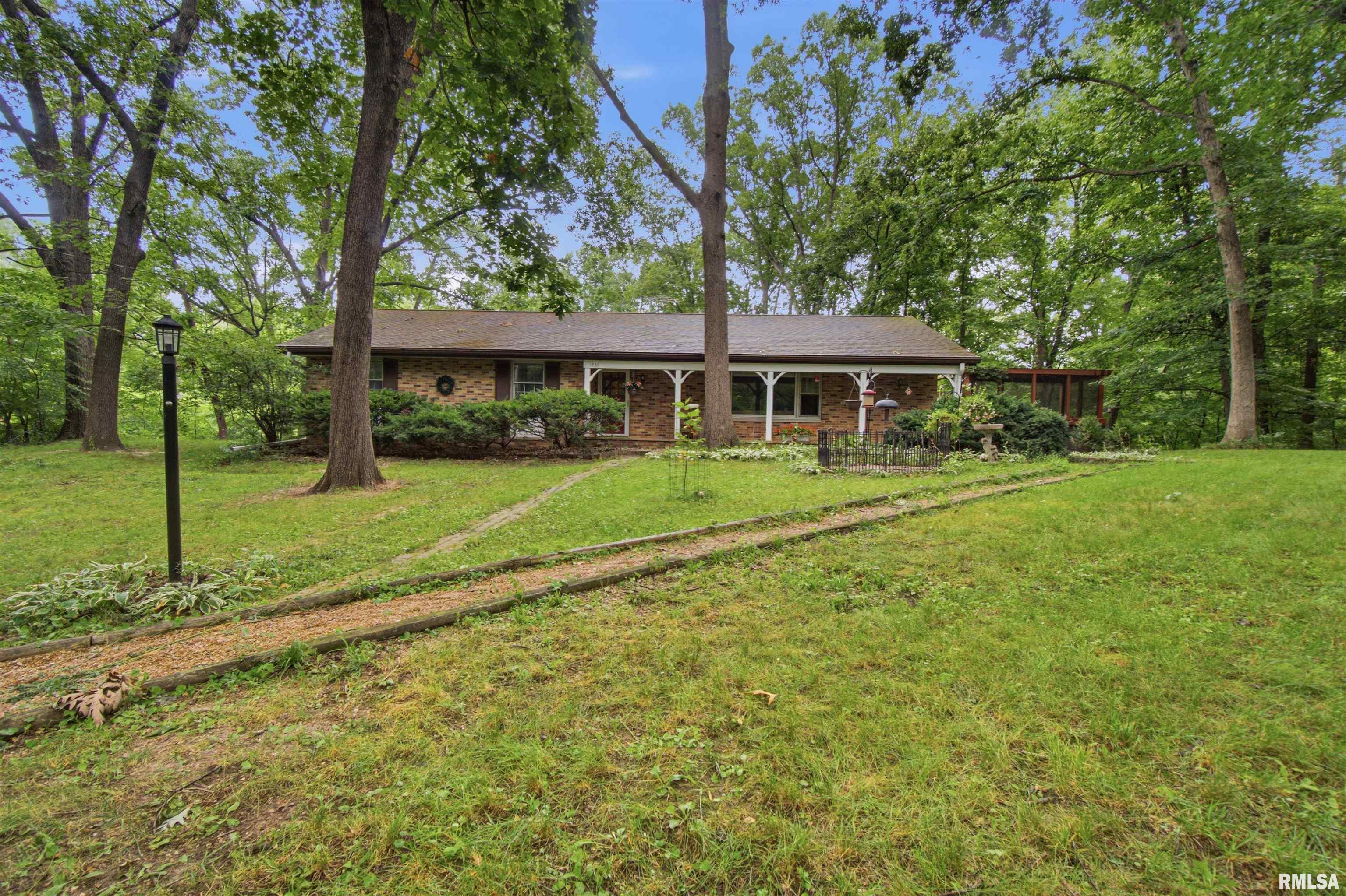 1236 N Hickory Lane Property Photo 1