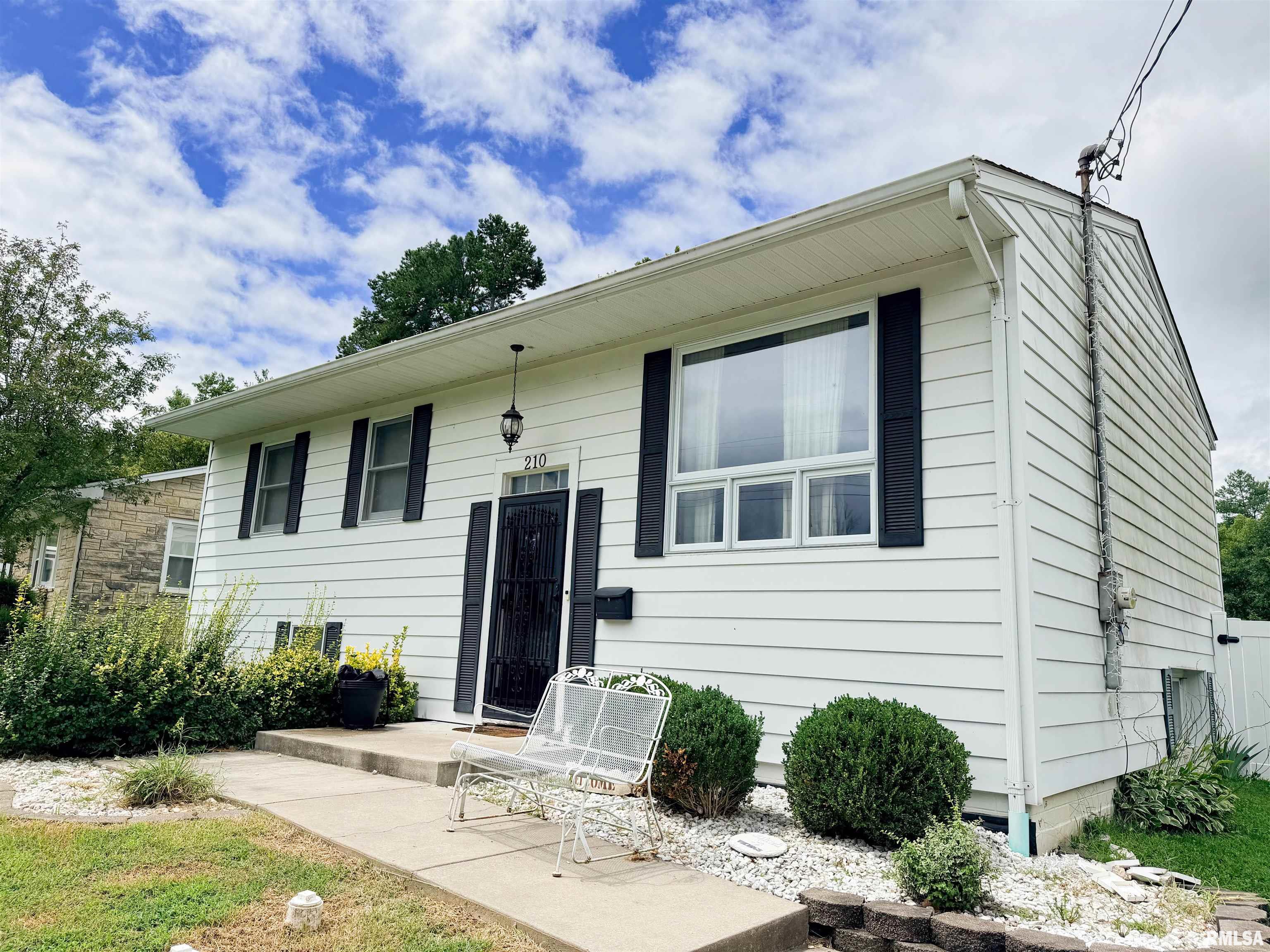 210 Peach Drive Property Photo 1