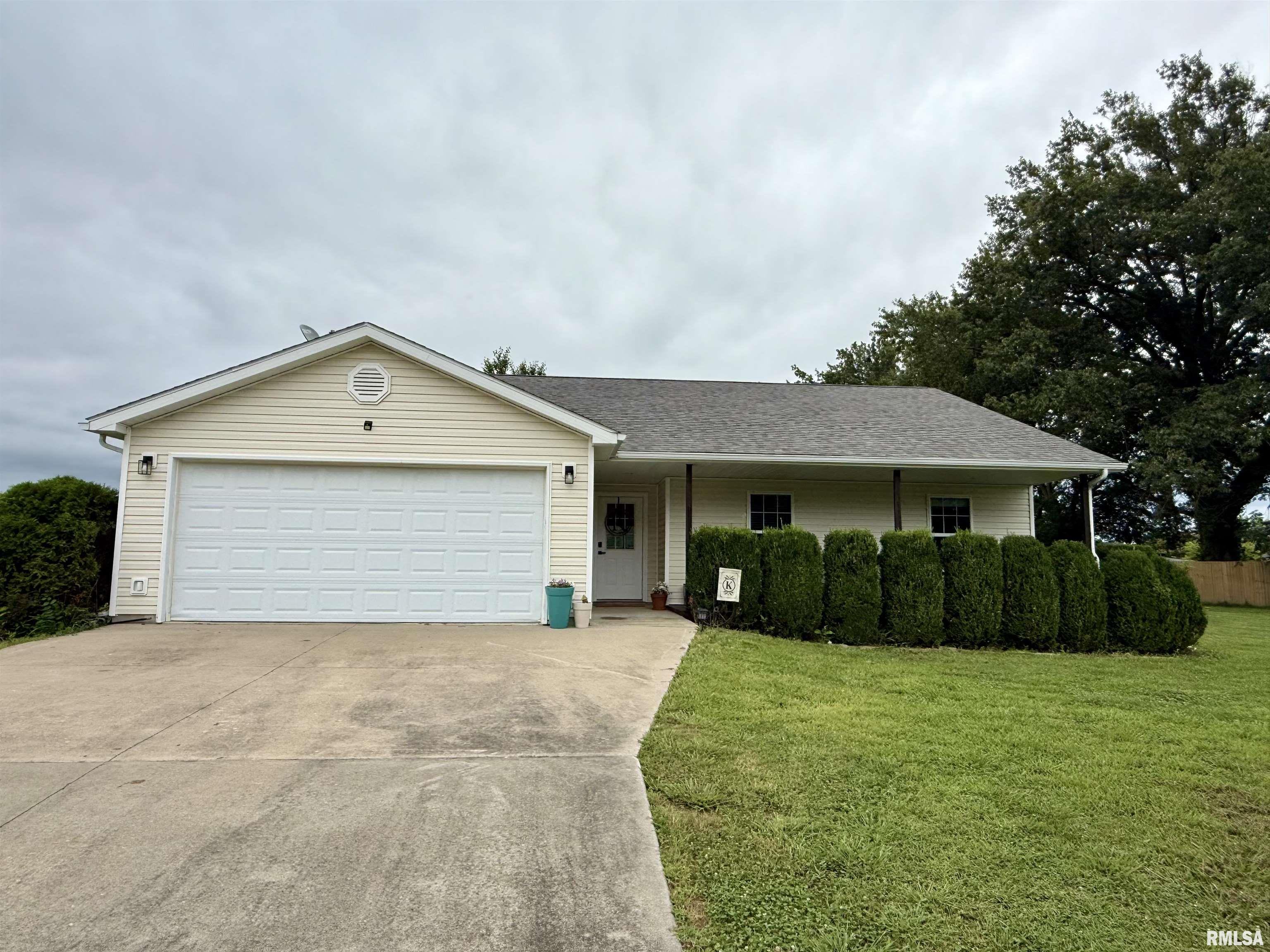 710 CREEKSIDE Lane