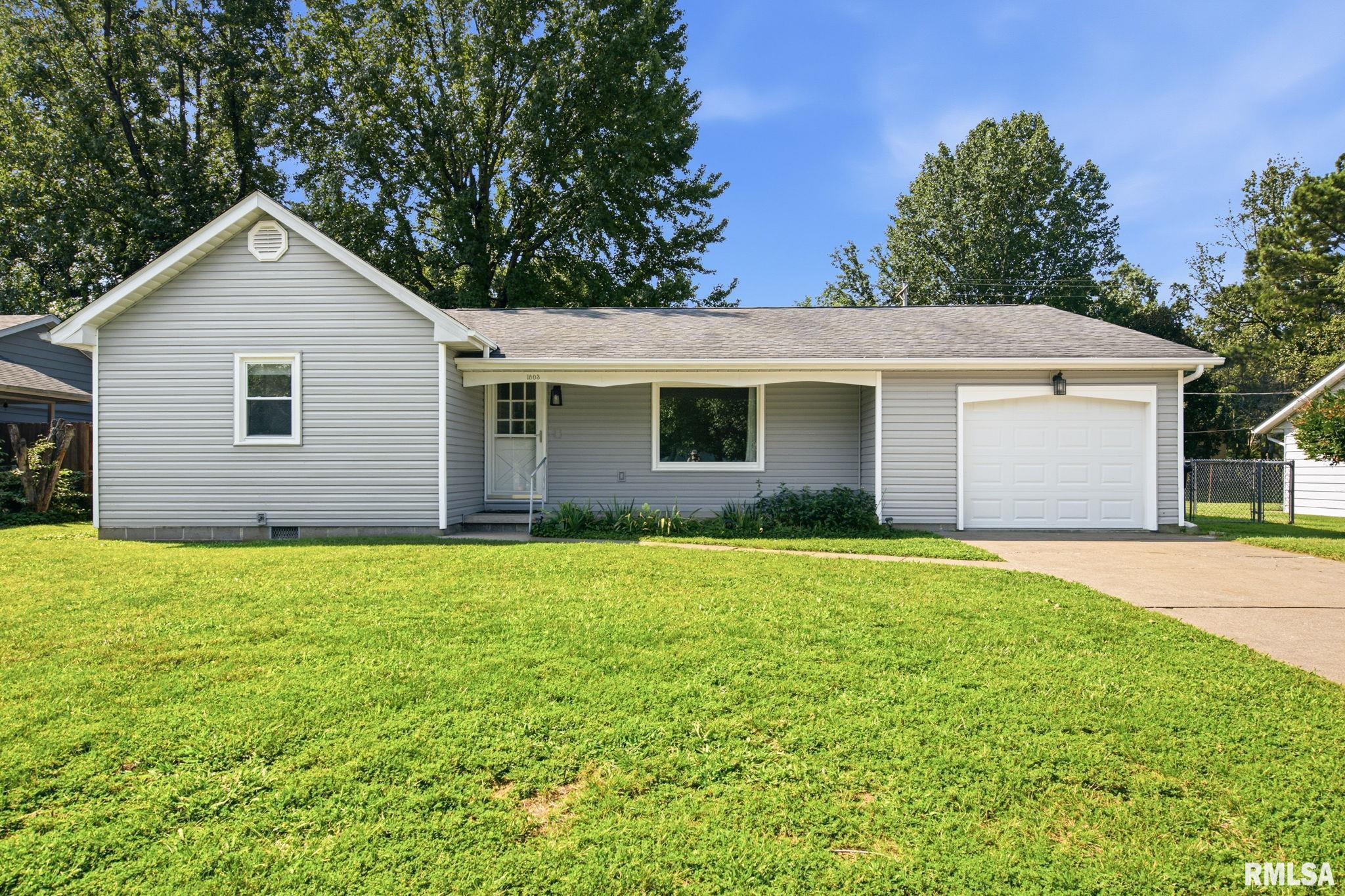 1803 W Walnut Street Property Photo 1