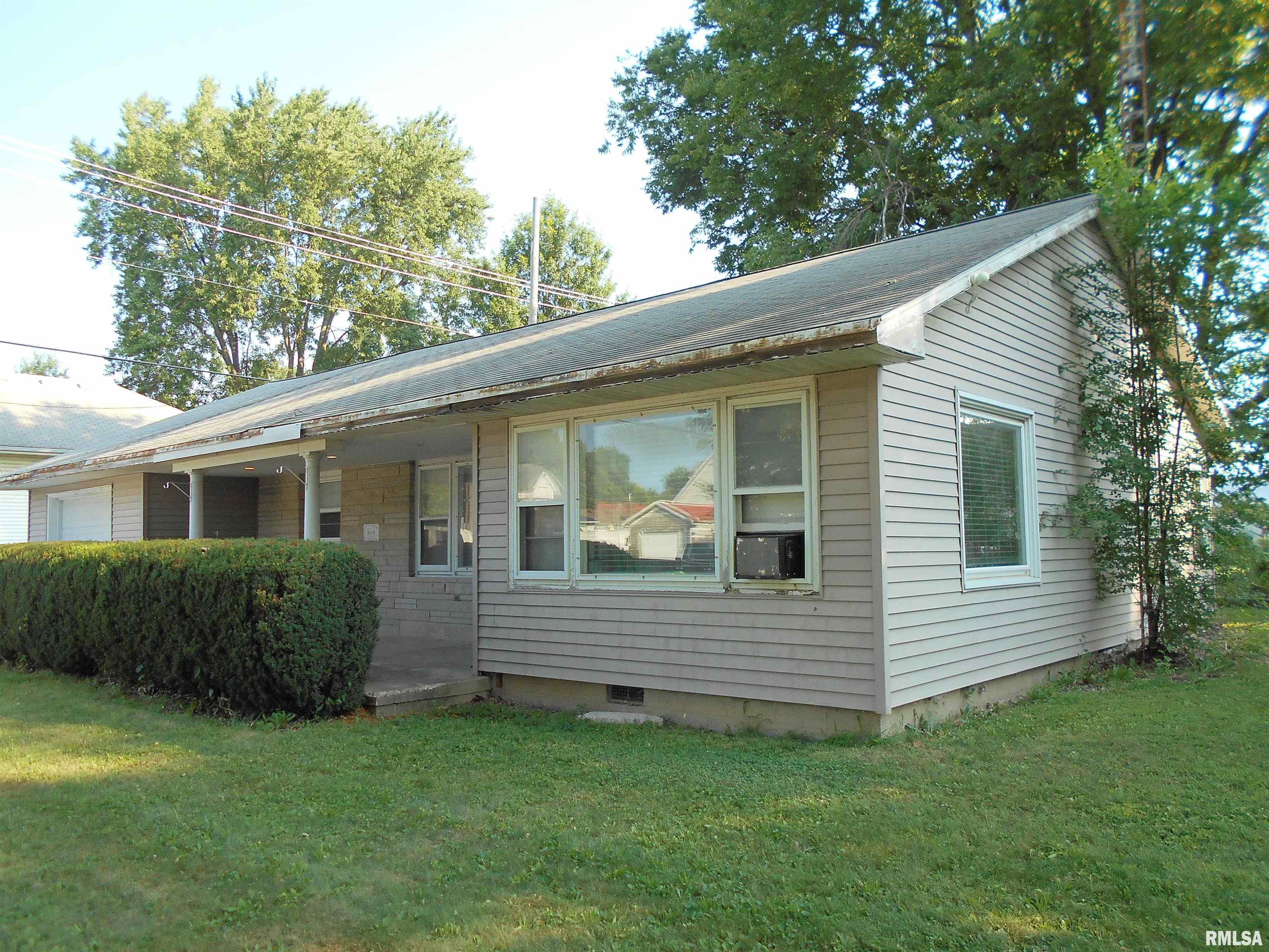 365 E Hurst Street Property Photo 1
