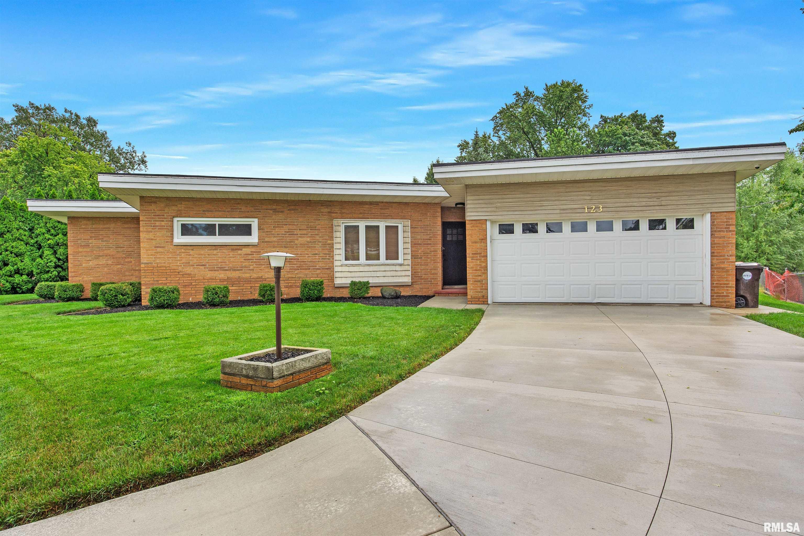123 WILLOW Court