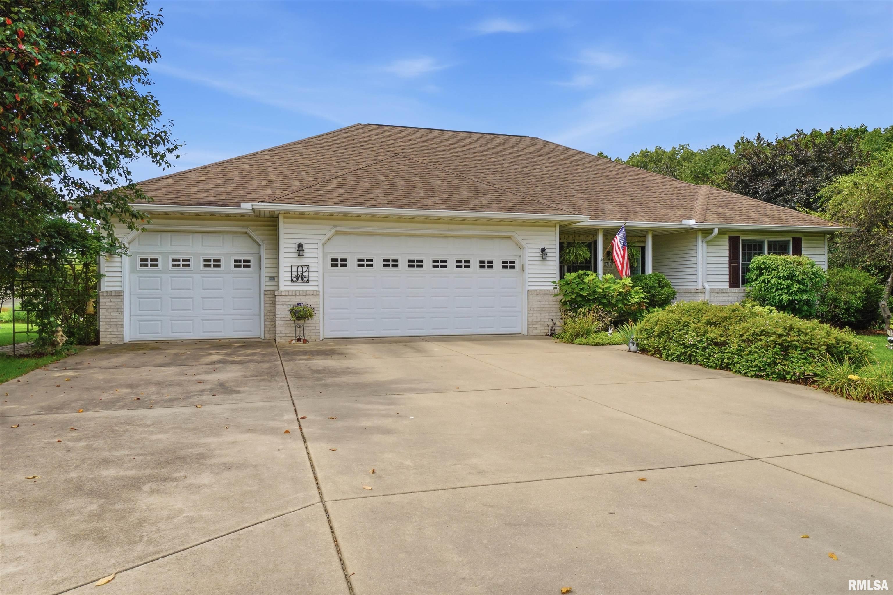 5717 S Thomas Court Property Photo 1