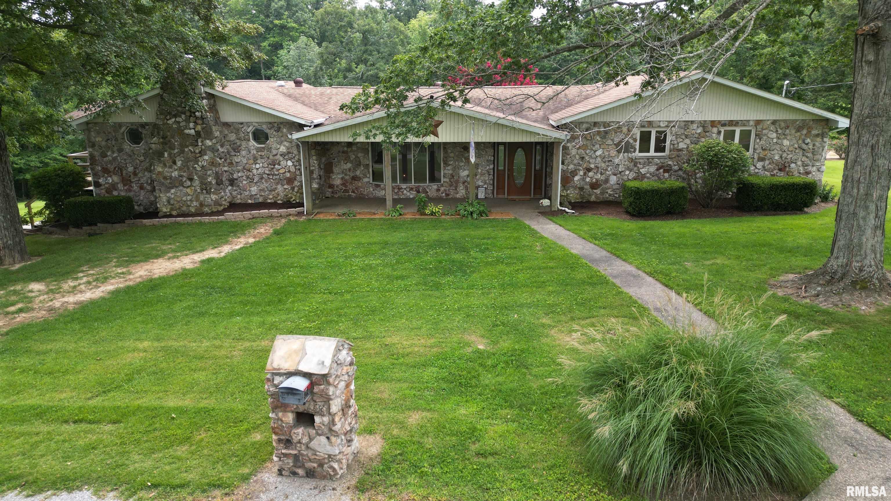9230 E State Route 146 E Highway Property Photo 1